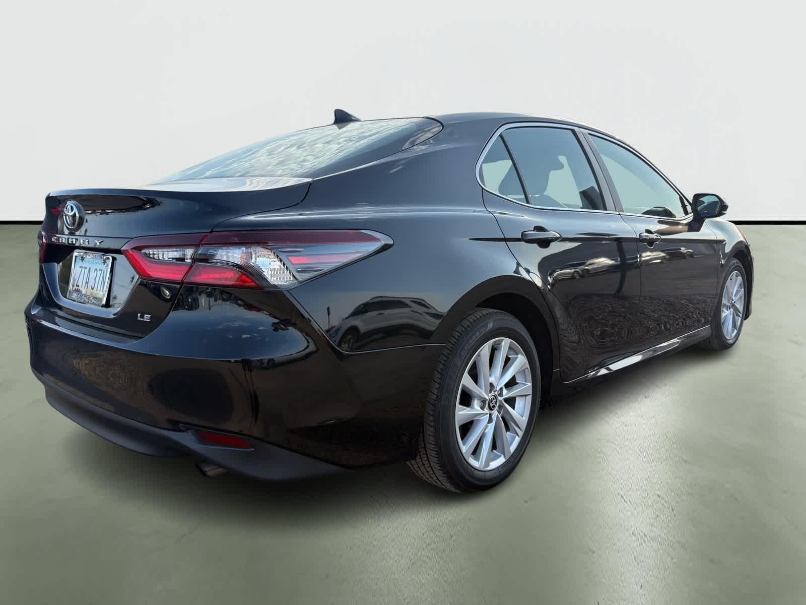 Thumbnail: 2023 Toyota Camry - 4