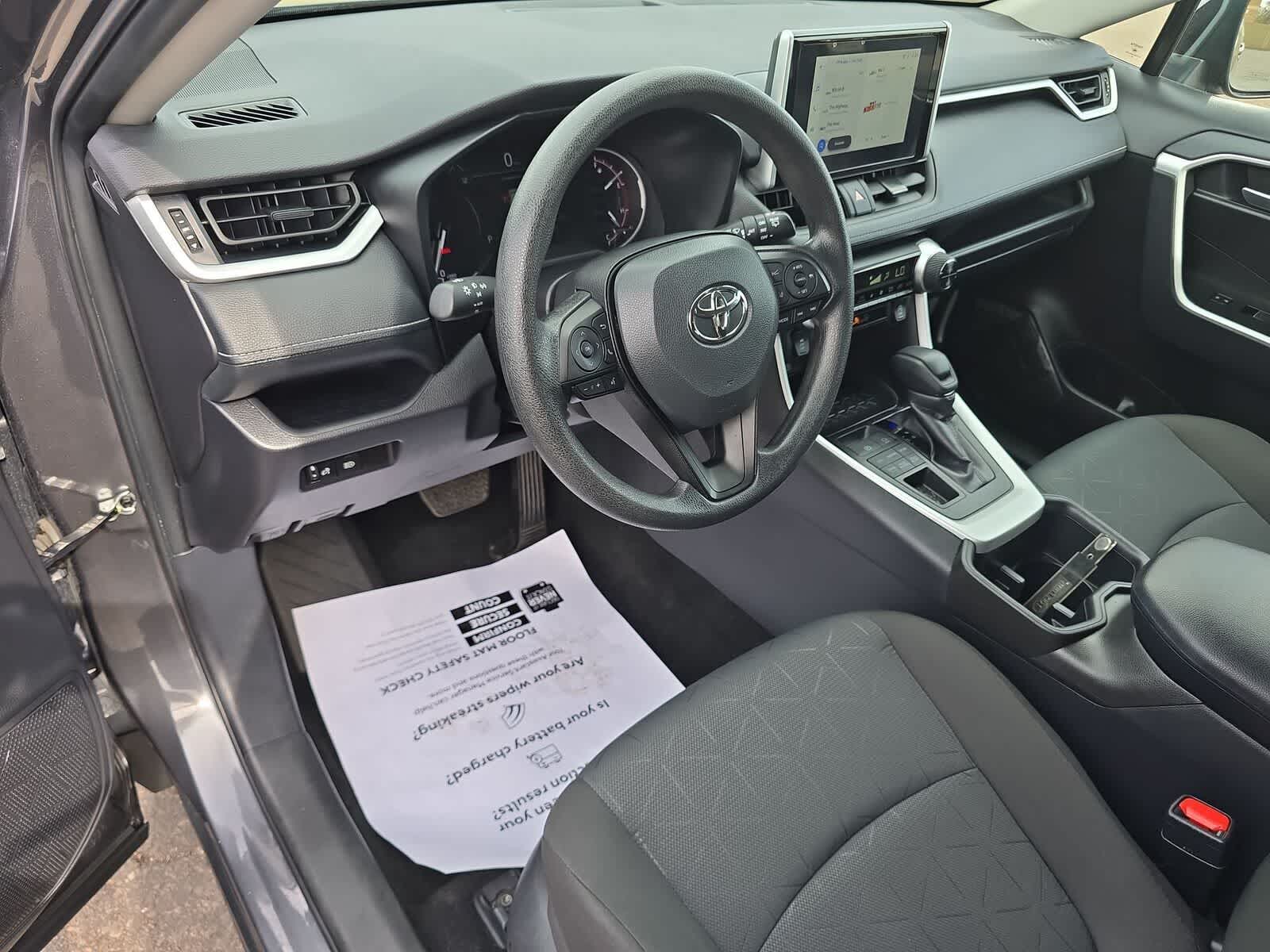 Thumbnail: 2025 Toyota RAV4 - 17