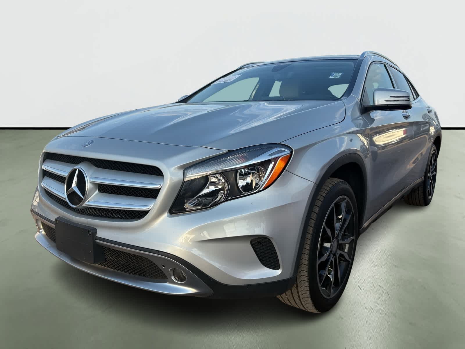 Thumbnail: 2016 Mercedes-Benz GLA - 2