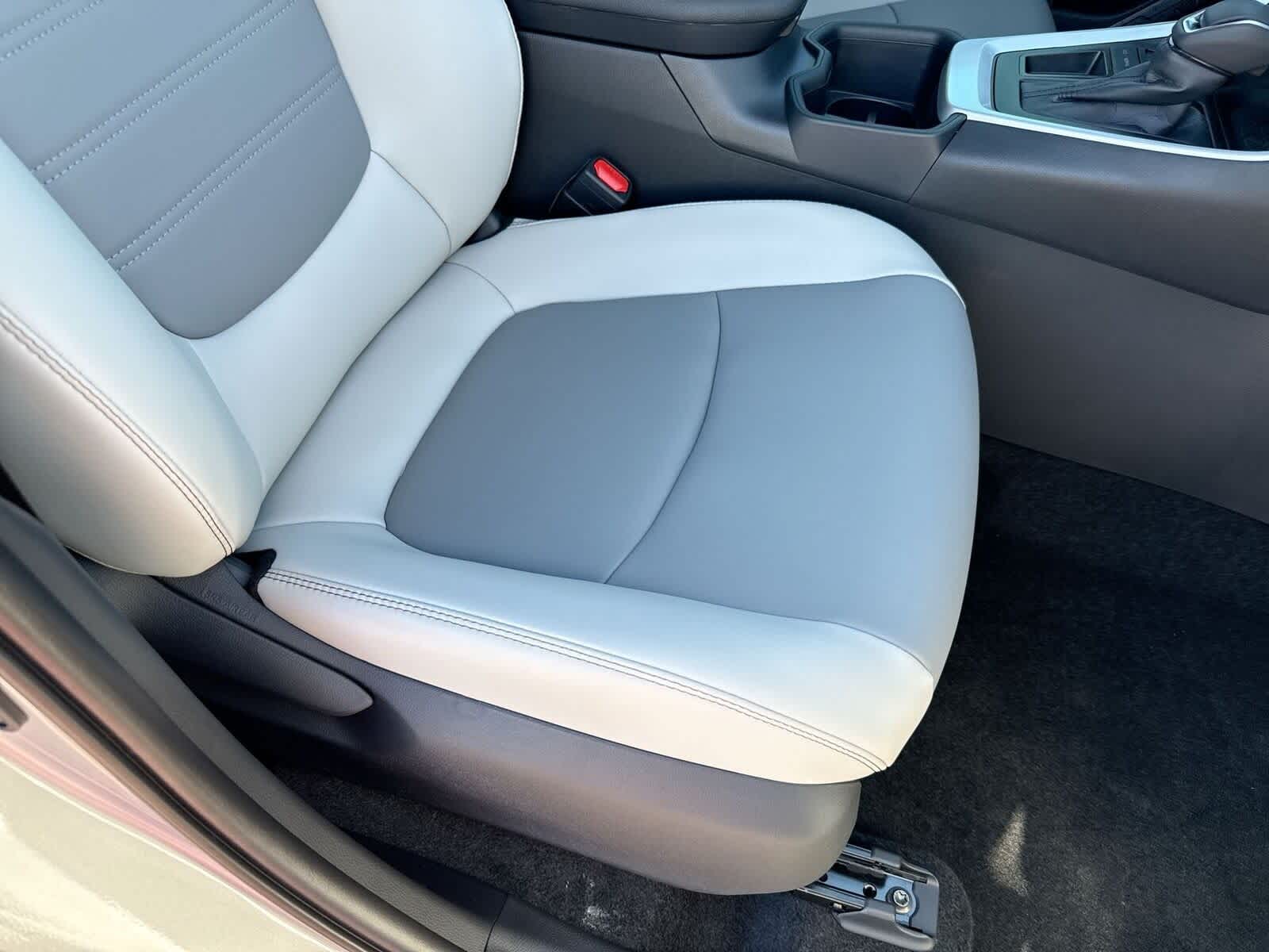 Thumbnail: 2025 Toyota RAV4 - 12