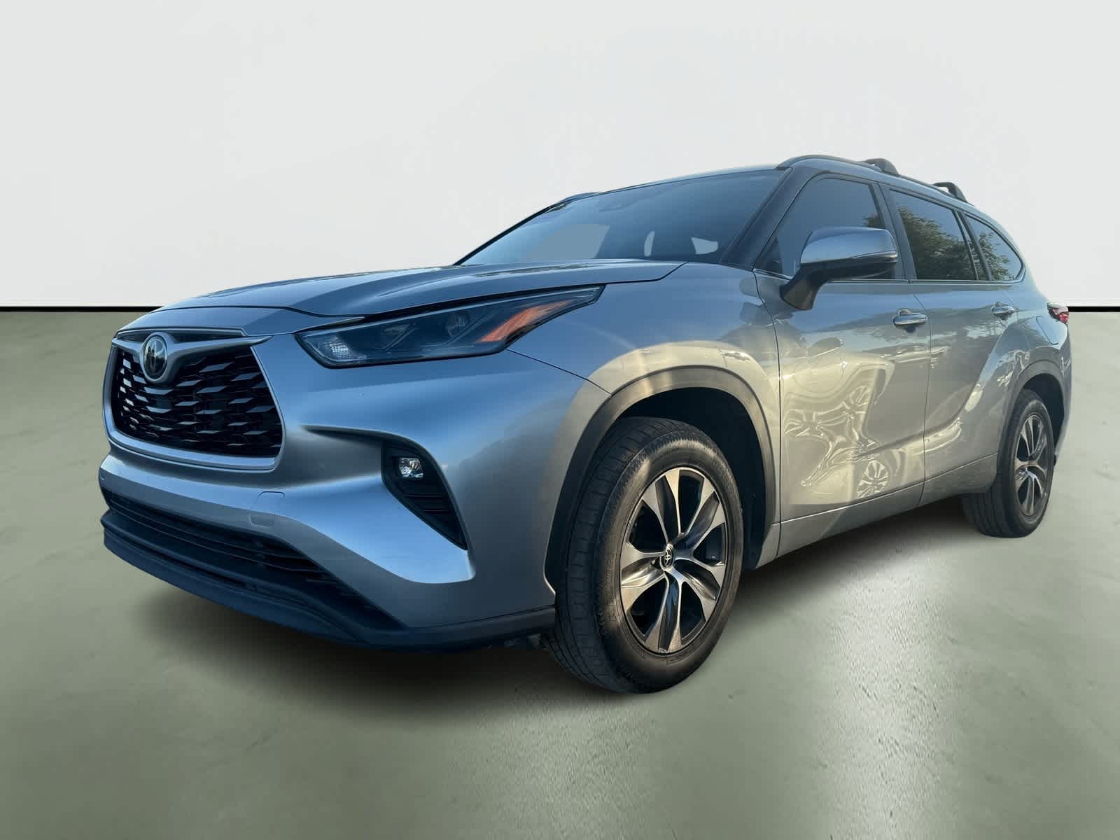 Thumbnail: 2023 Toyota Highlander - 2