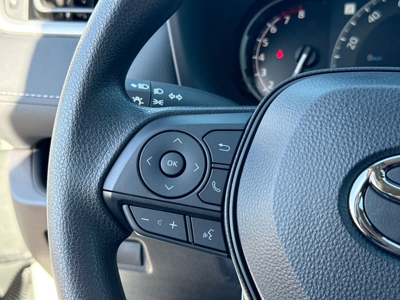 Thumbnail: 2025 Toyota RAV4 - 25