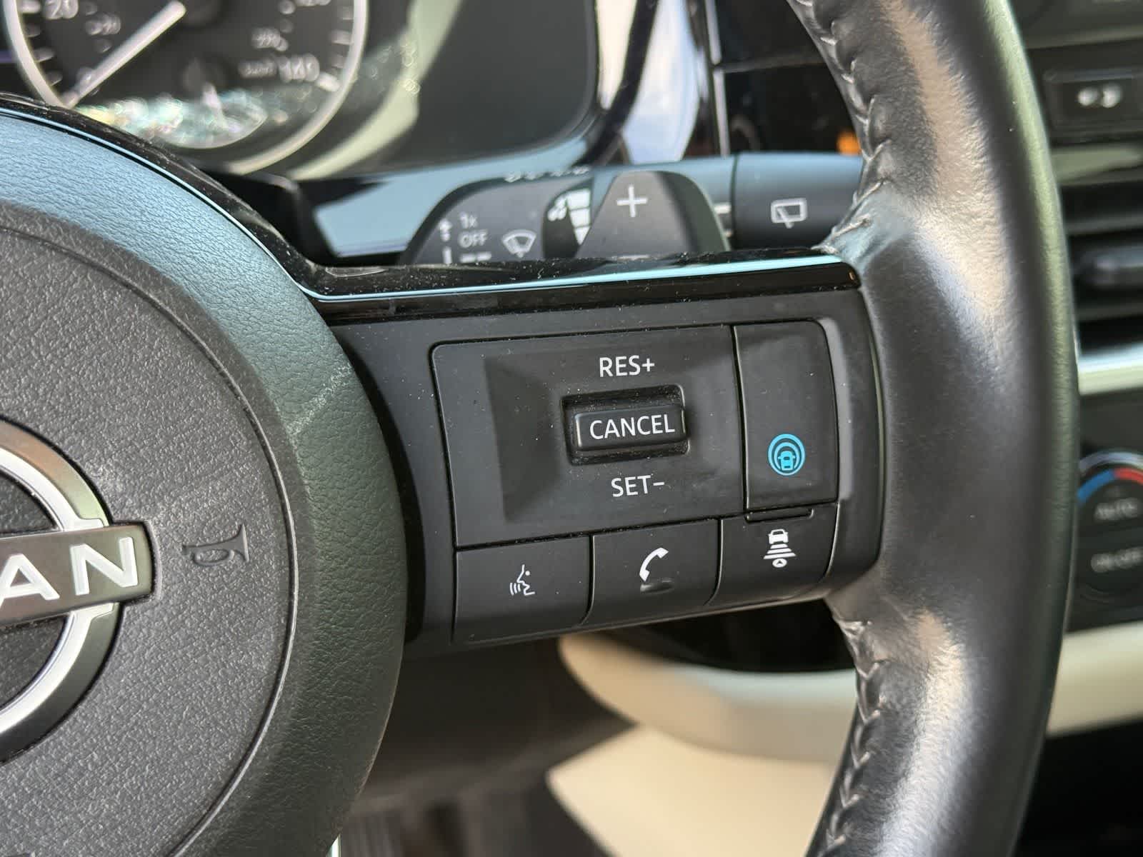 Thumbnail: 2022 Nissan Pathfinder - 24