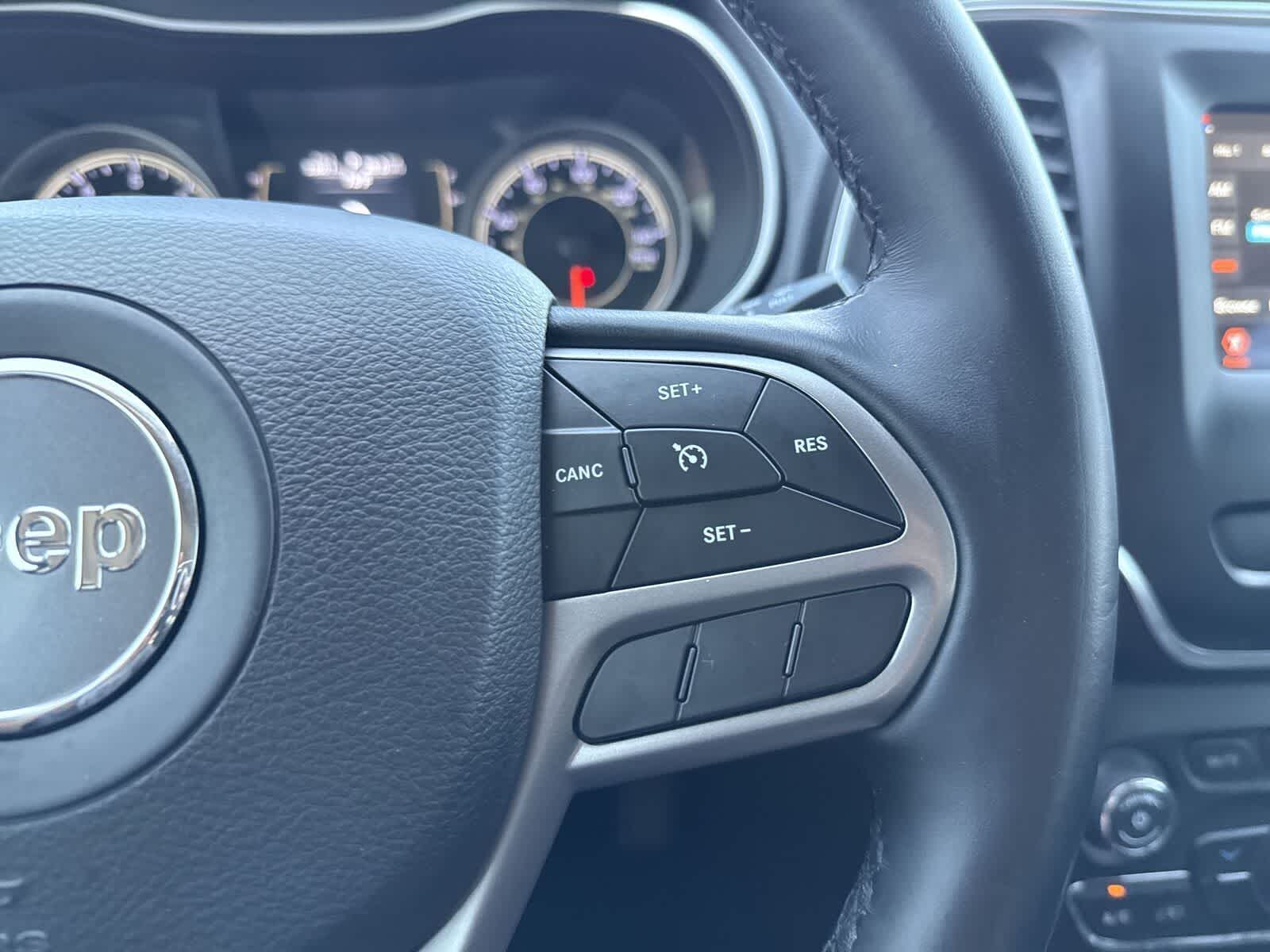 Thumbnail: 2019 Jeep Cherokee - 29