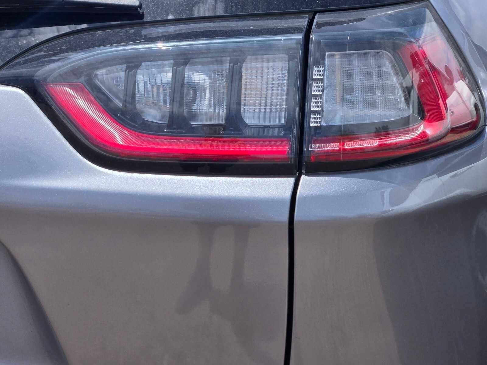 Thumbnail: 2021 Jeep Cherokee - 15