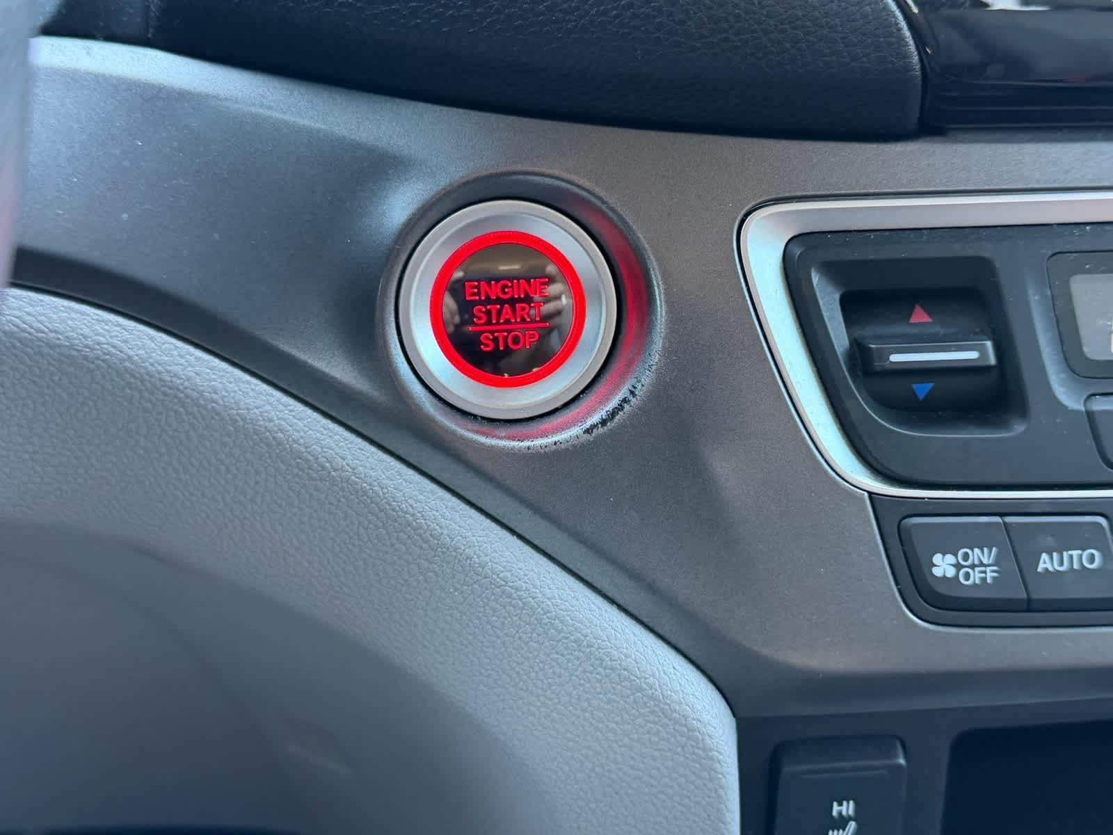 Thumbnail: 2019 Honda Ridgeline - 10