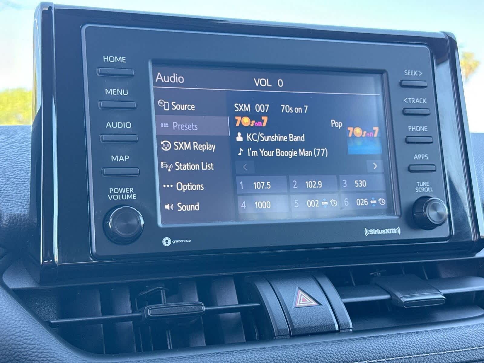 Thumbnail: 2022 Toyota RAV4 - 20