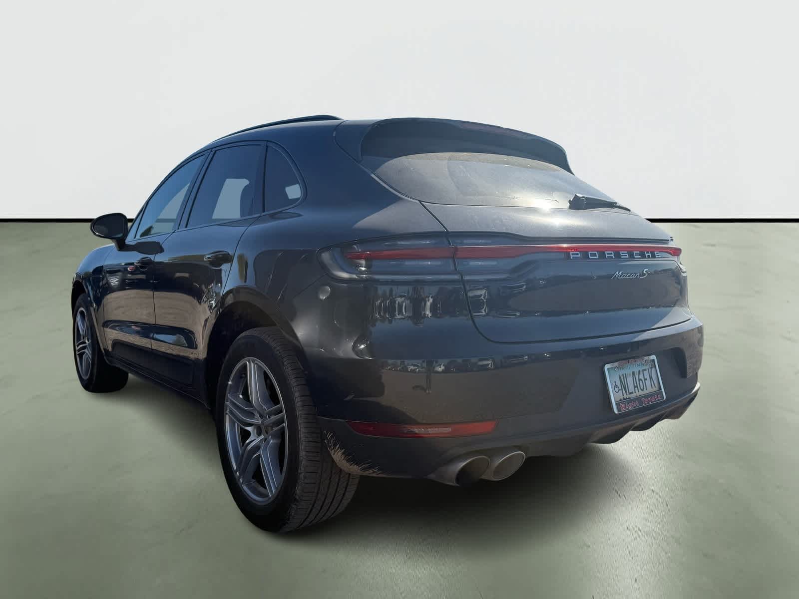 Thumbnail: 2021 Porsche Macan - 3
