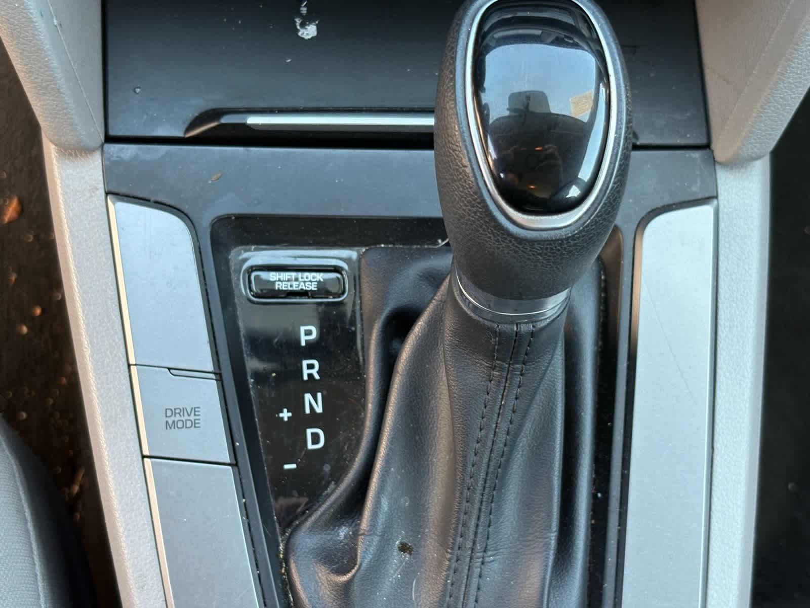 Thumbnail: 2018 Hyundai Elantra - 16