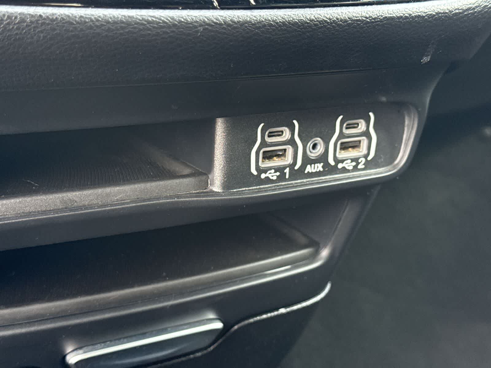 Thumbnail: 2025 Chrysler Pacifica - 23