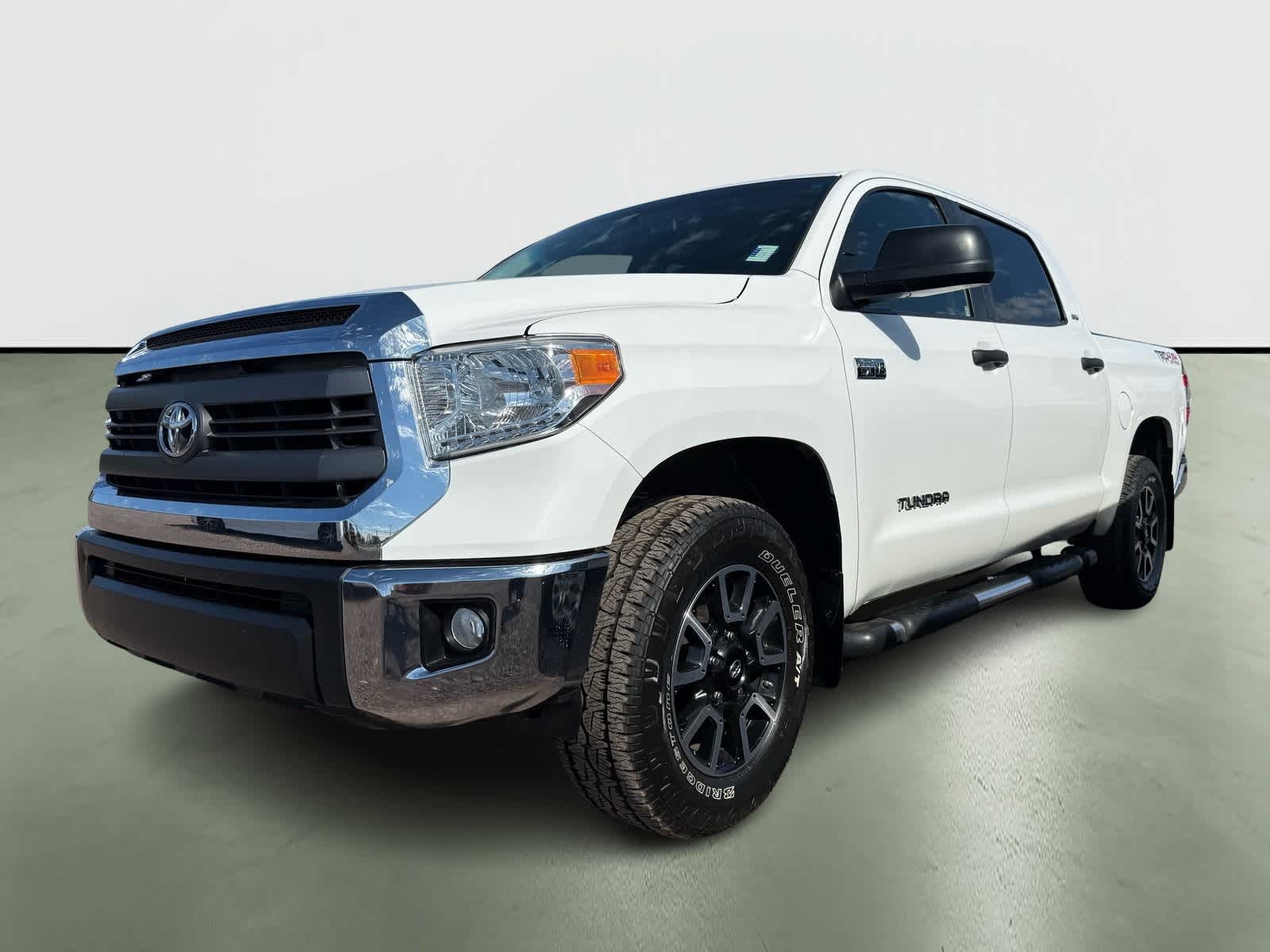 Thumbnail: 2015 Toyota Tundra - 2