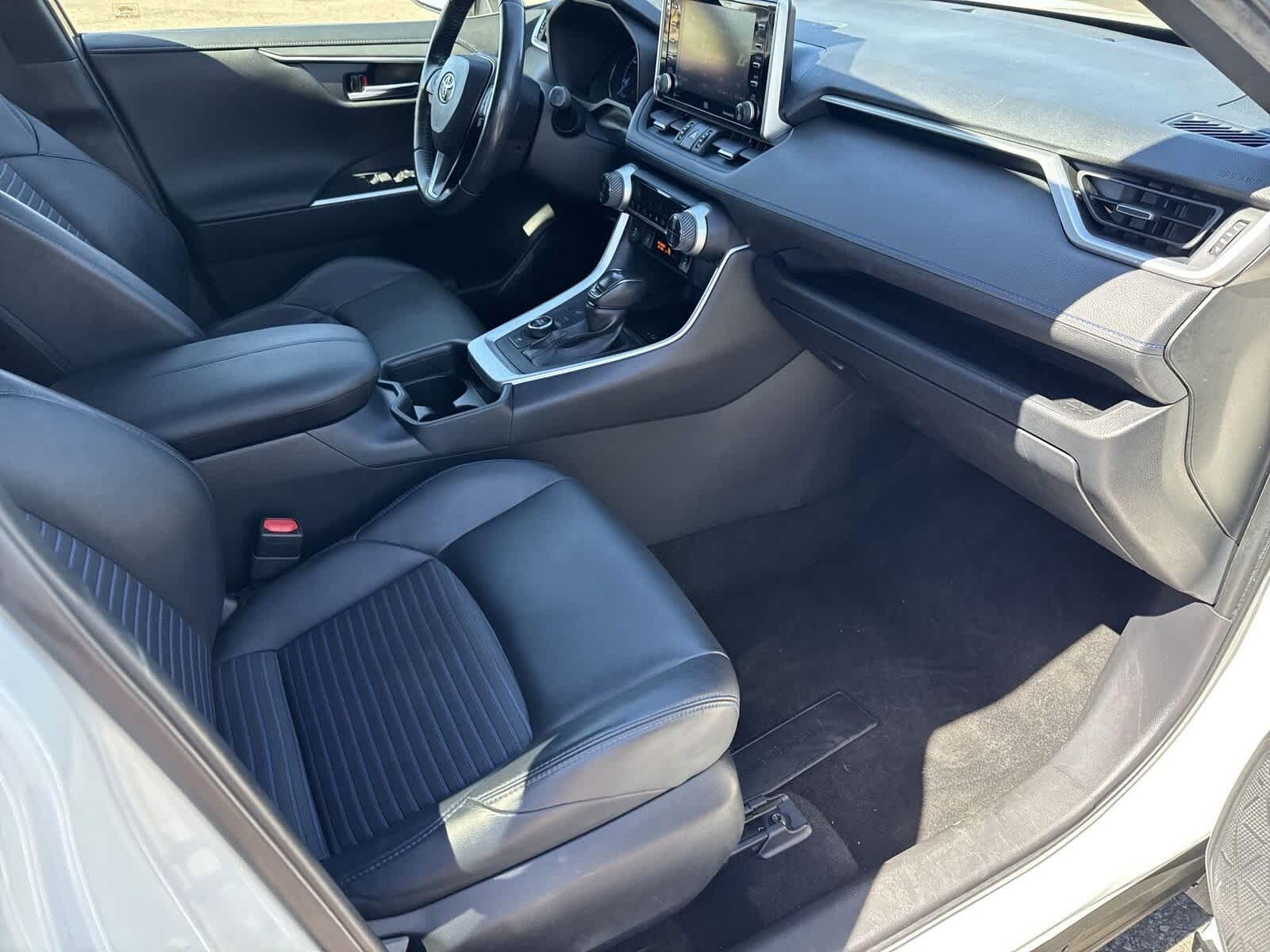 Thumbnail: 2020 Toyota RAV4 - 11