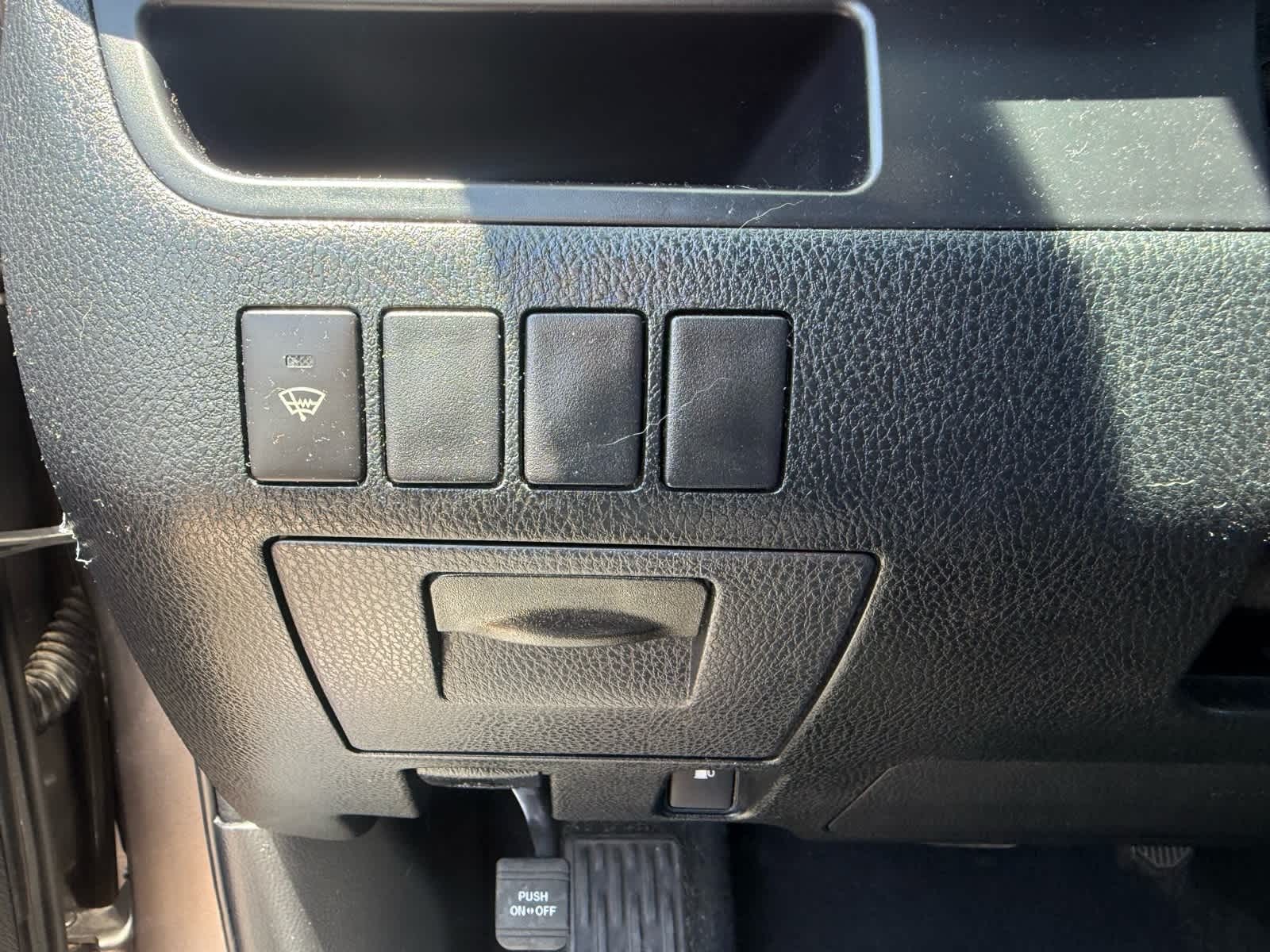 Thumbnail: 2015 Toyota Highlander - 12