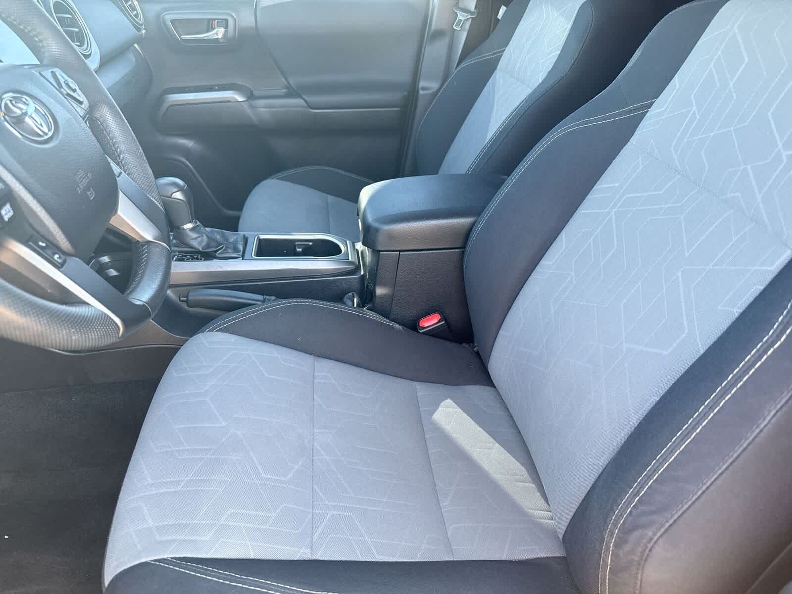 Thumbnail: 2021 Toyota Tacoma - 17