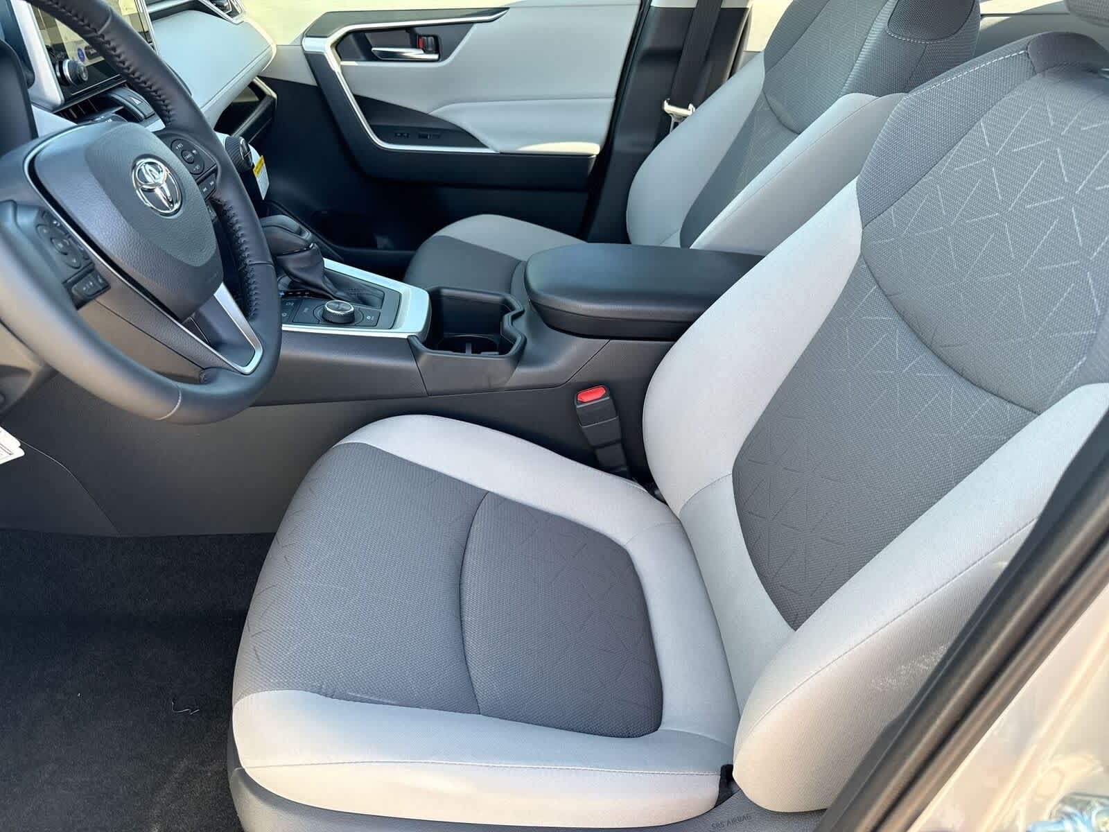 Thumbnail: 2025 Toyota RAV4 - 17