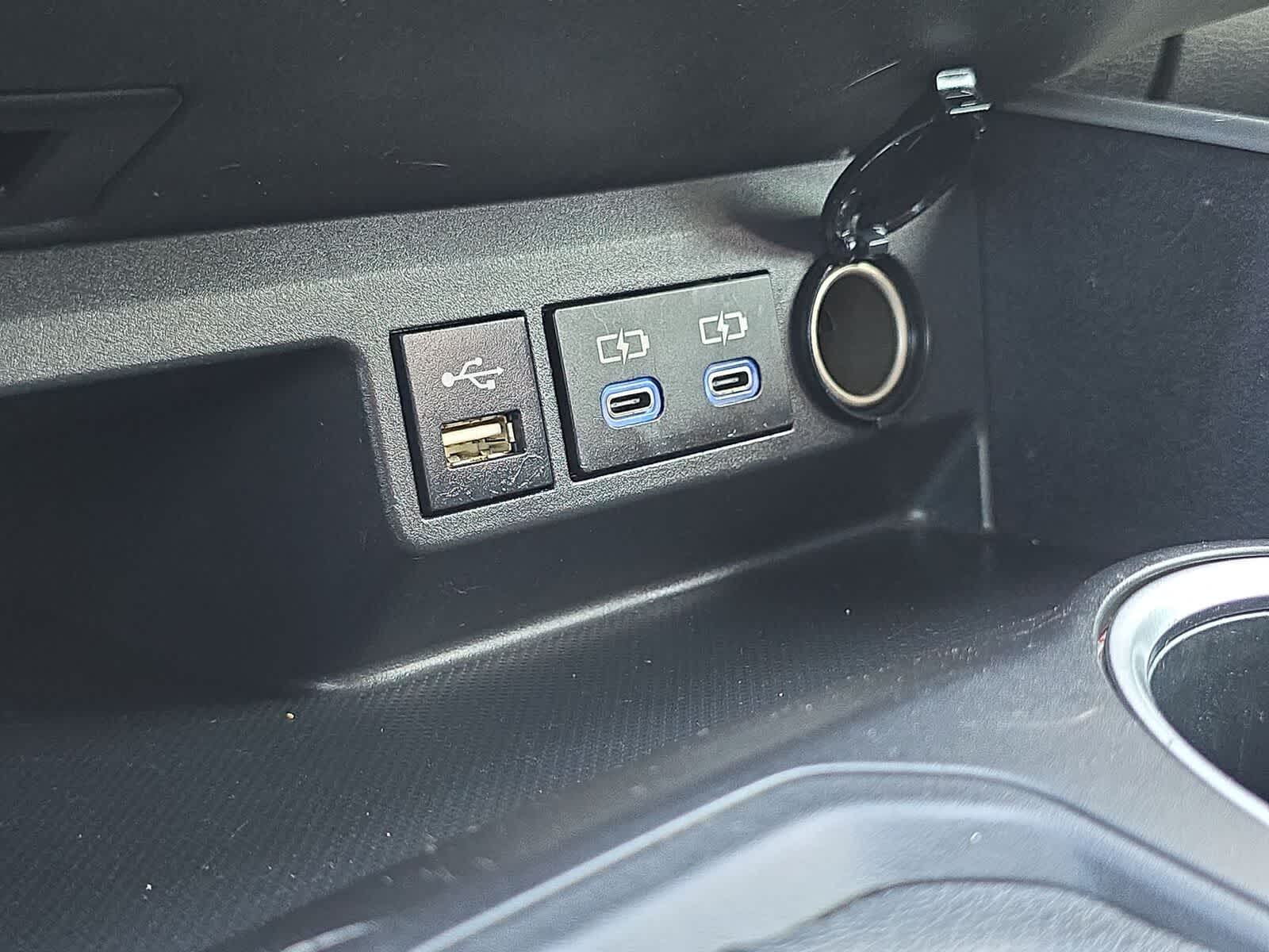 Thumbnail: 2022 Toyota Highlander - 25