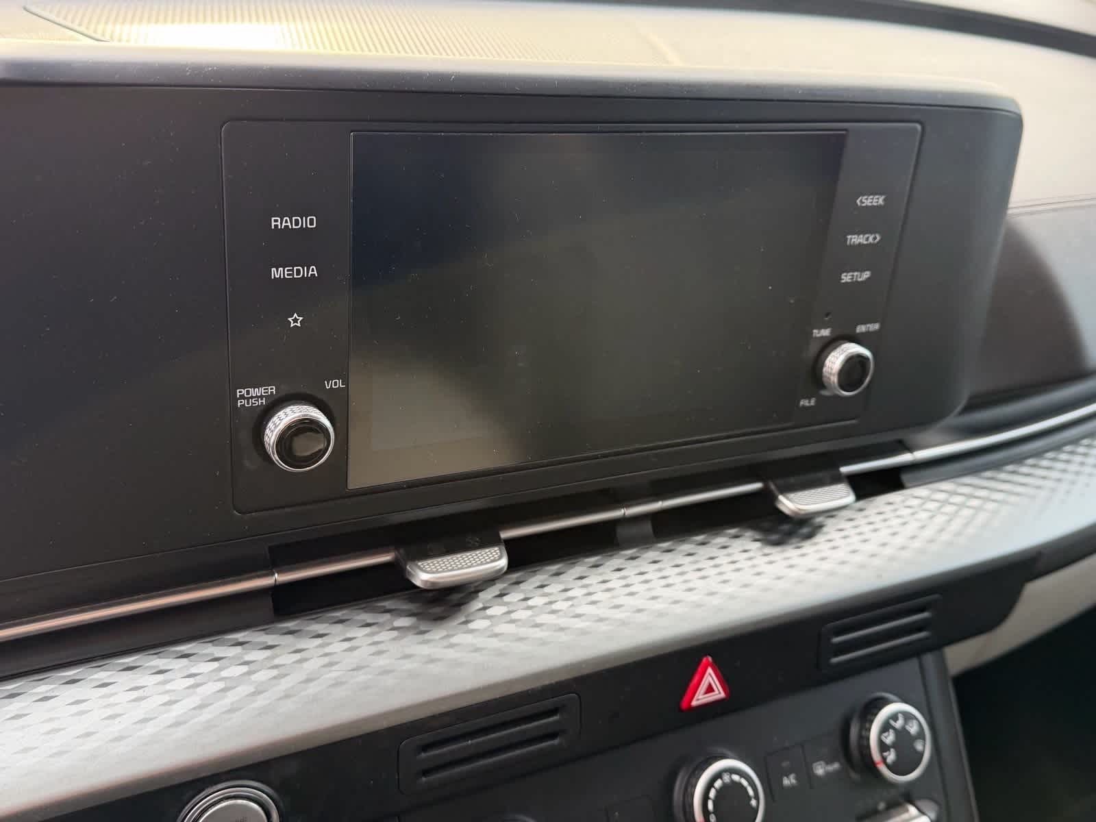 Thumbnail: 2022 Kia Carnival - 8