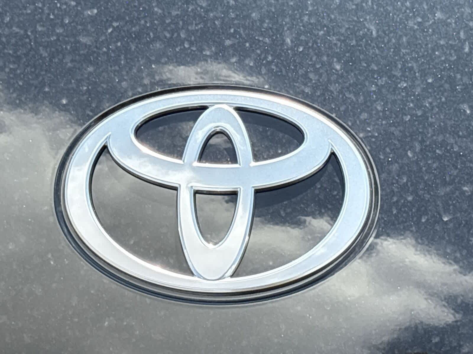 Thumbnail: 2025 Toyota Camry - 33