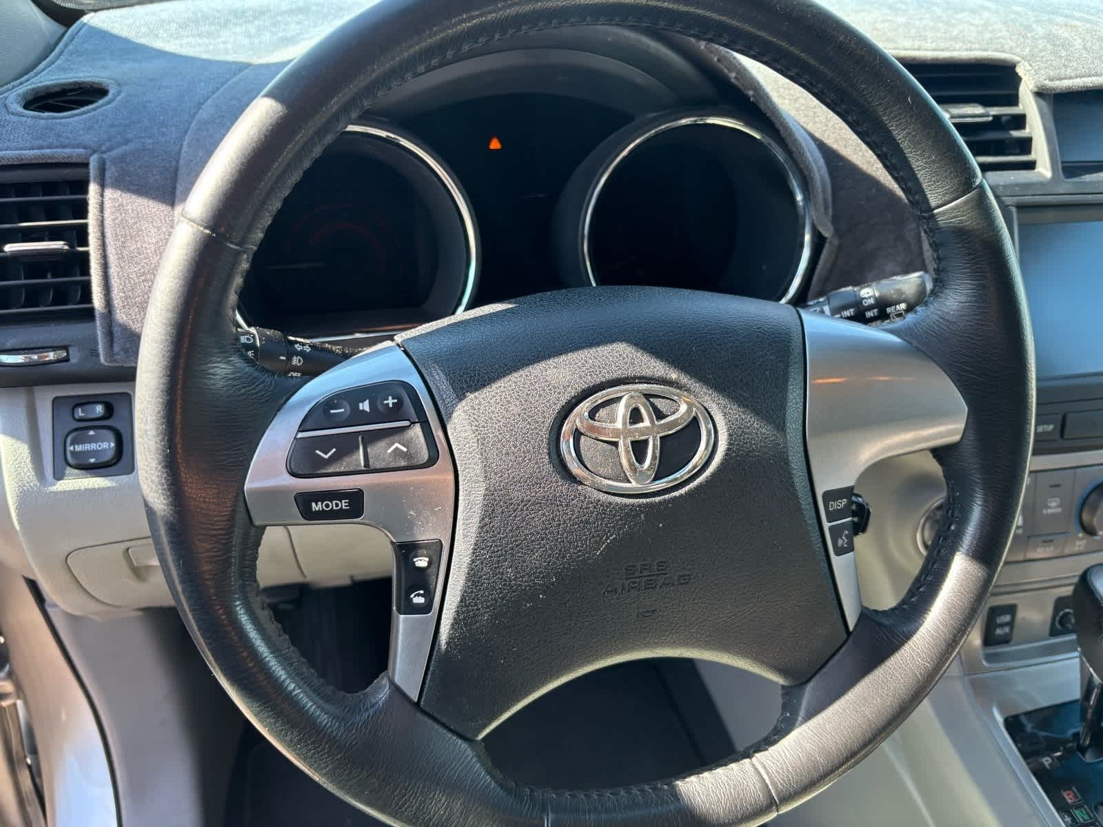 Thumbnail: 2012 Toyota Highlander - 17