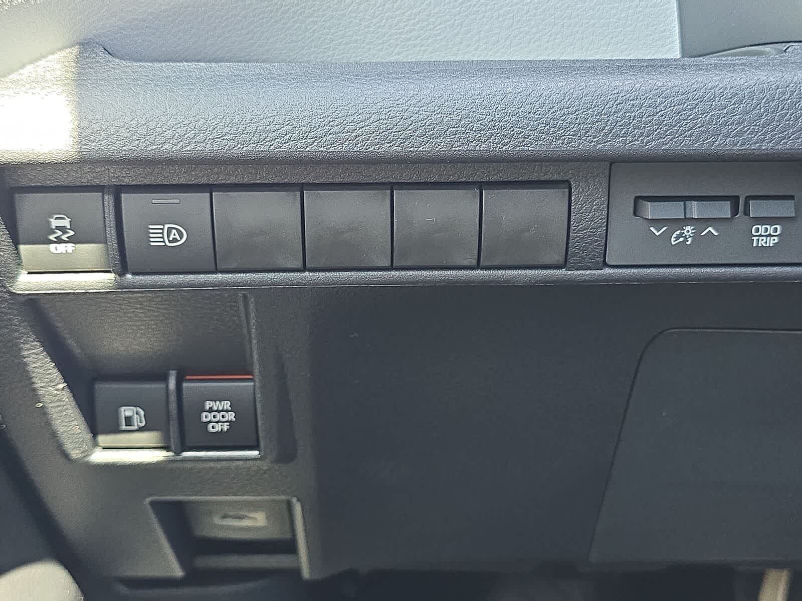 Thumbnail: 2026 Toyota Sienna - 32
