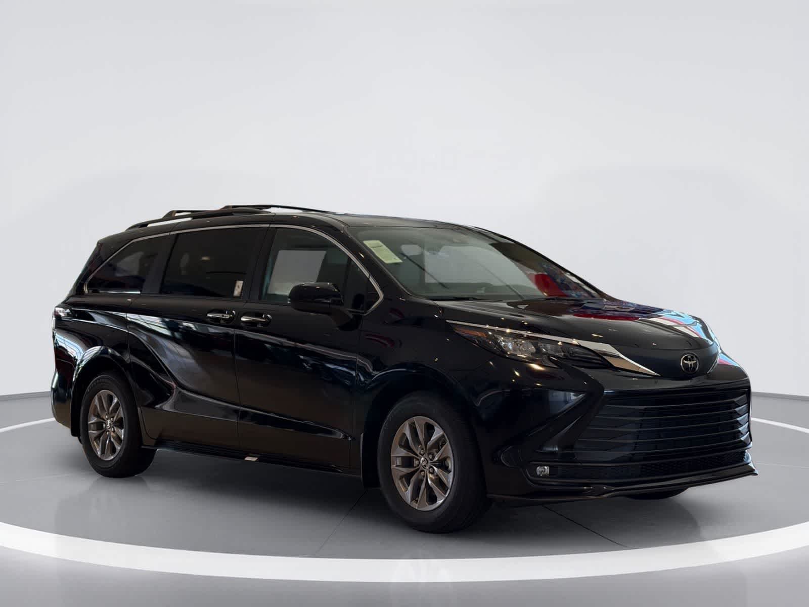 Thumbnail: 2026 Toyota Sienna - 8