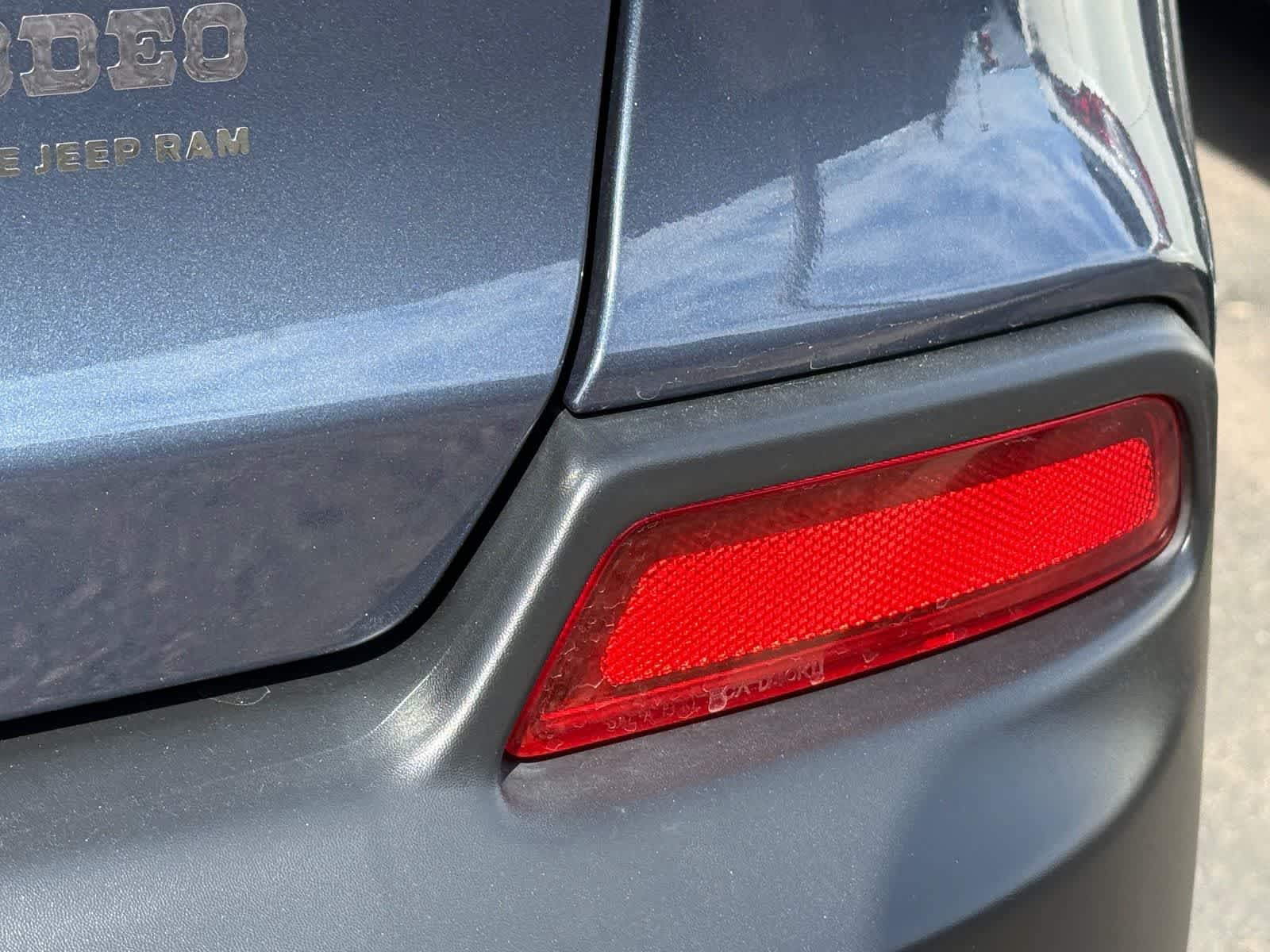 Thumbnail: 2021 Jeep Cherokee - 13