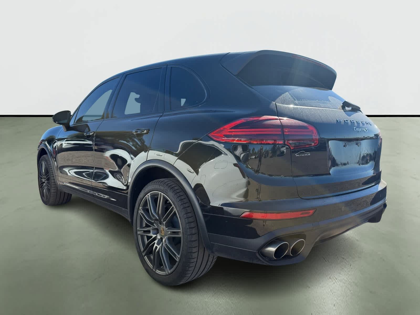 Thumbnail: 2016 Porsche Cayenne - 3