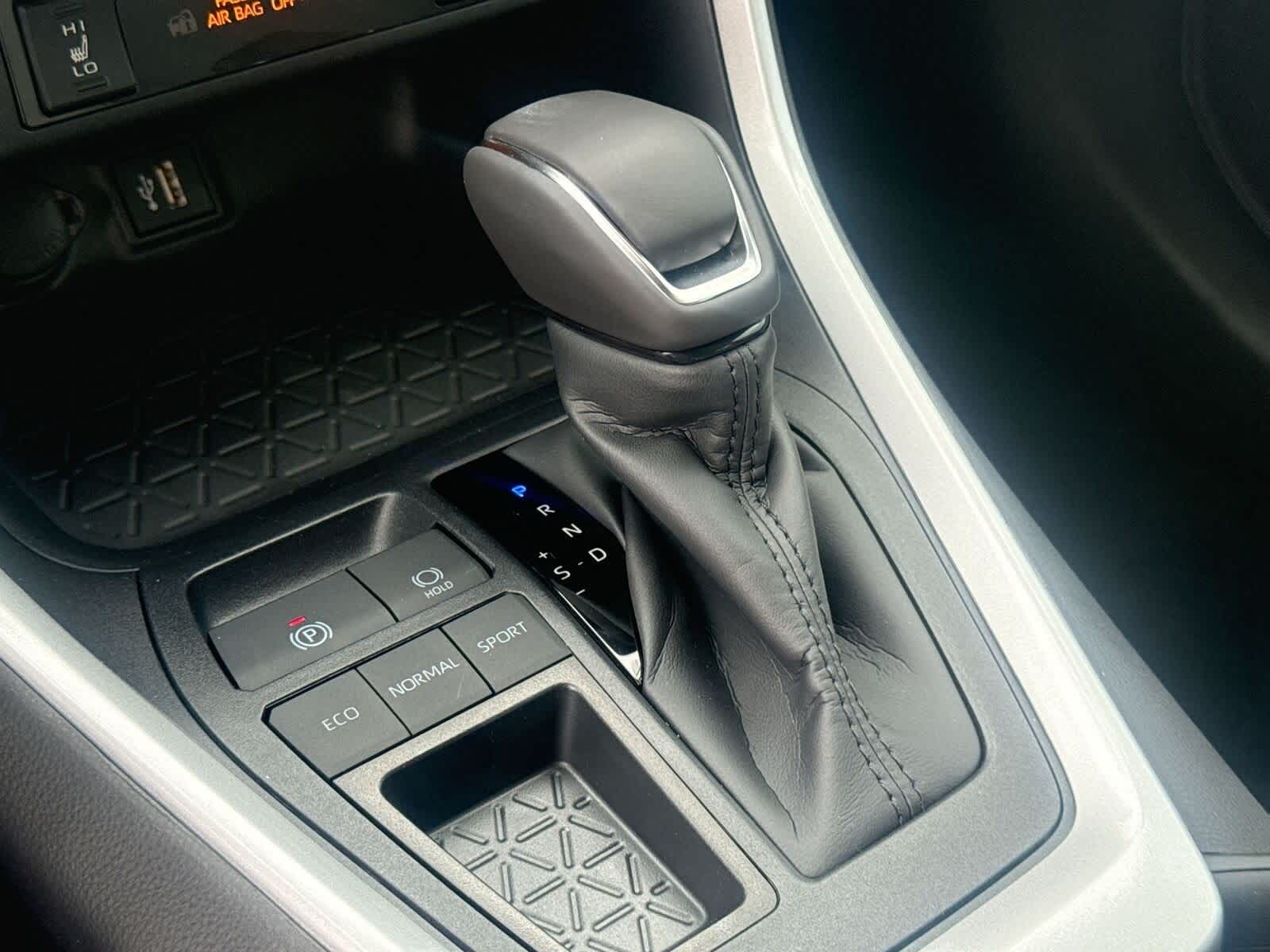 Thumbnail: 2025 Toyota RAV4 - 24