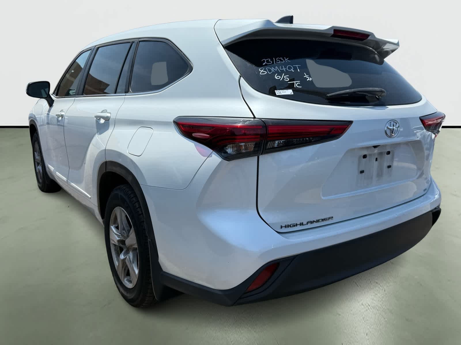 2023 Toyota Highlander LE 3