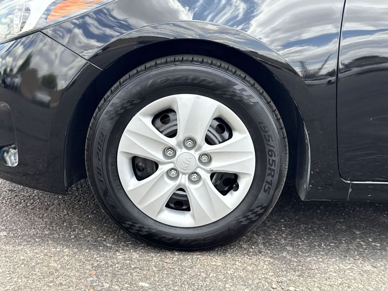 2017 Kia Forte LX 10