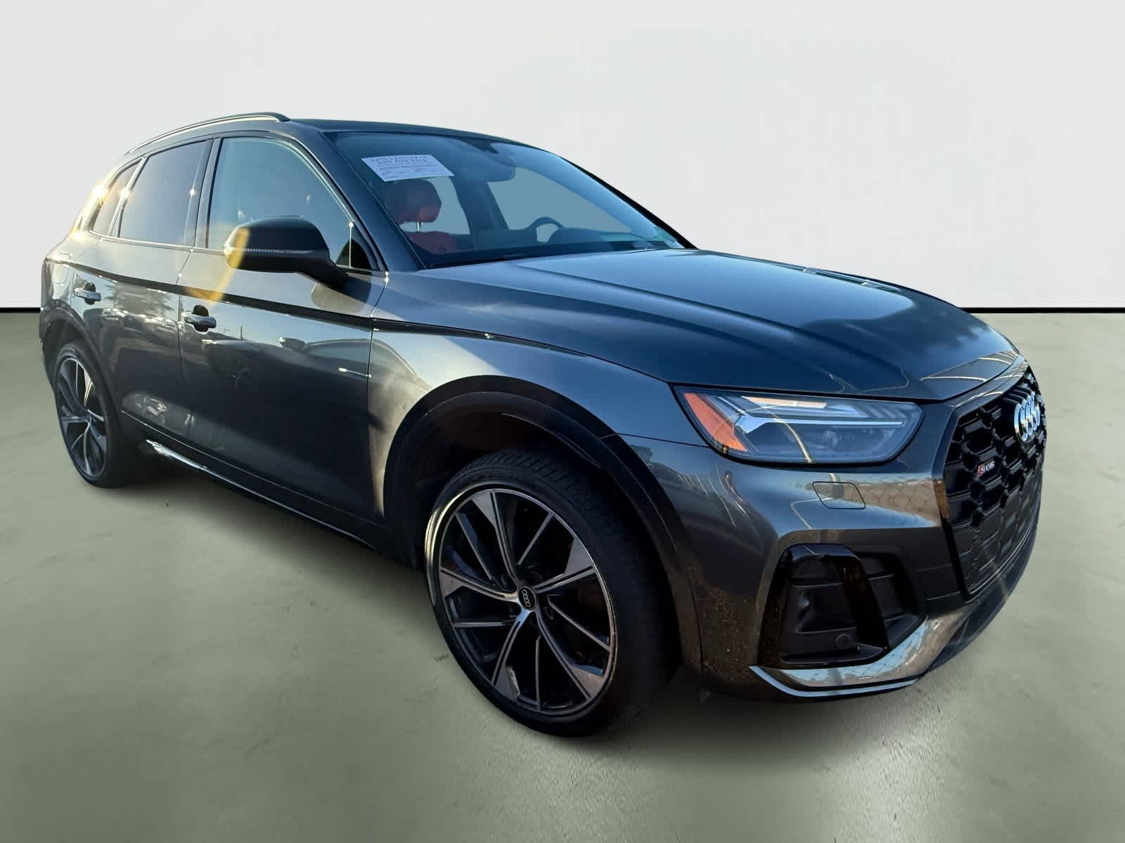 Thumbnail: 2022 Audi SQ5 - 5