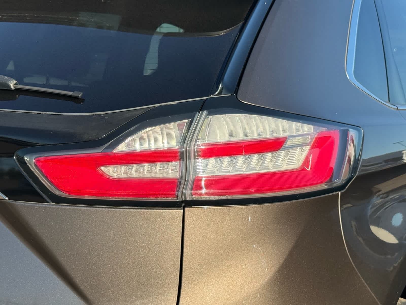 Thumbnail: 2019 Ford Edge - 17