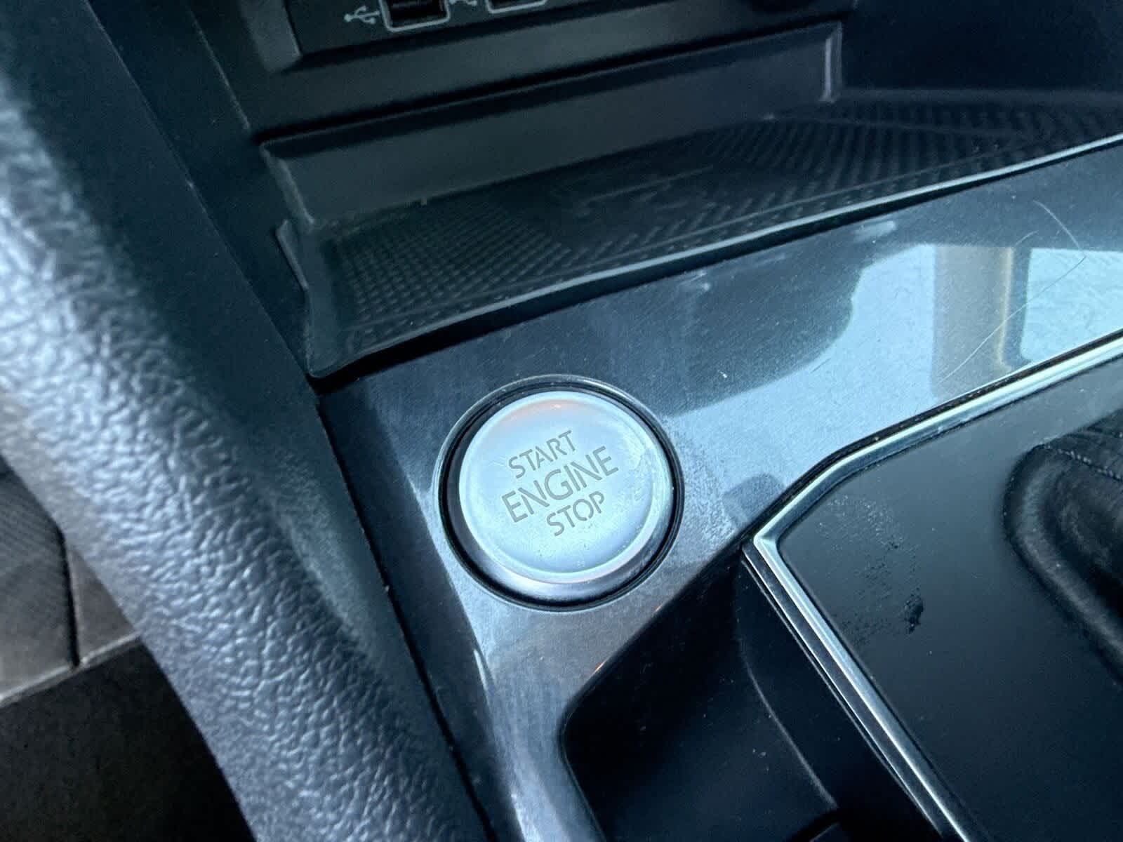 Thumbnail: 2020 Volkswagen Tiguan - 25