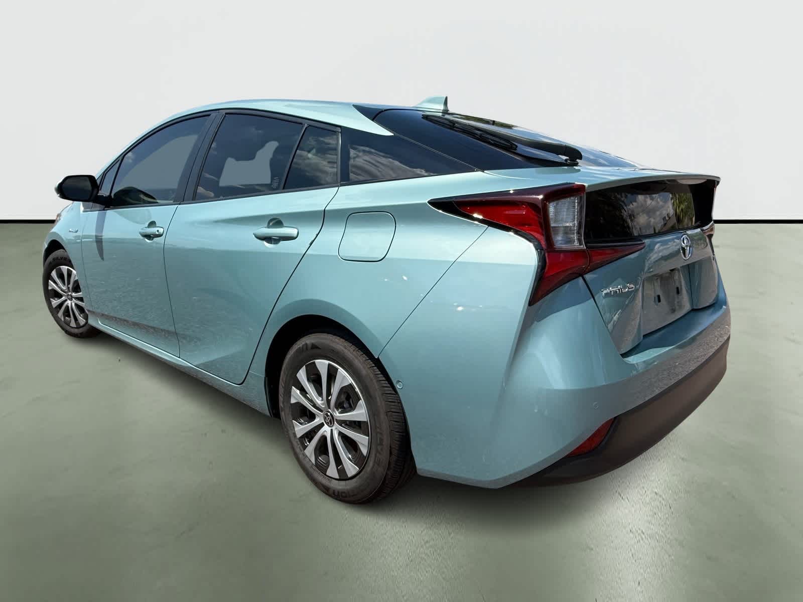 Thumbnail: 2022 Toyota Prius - 3