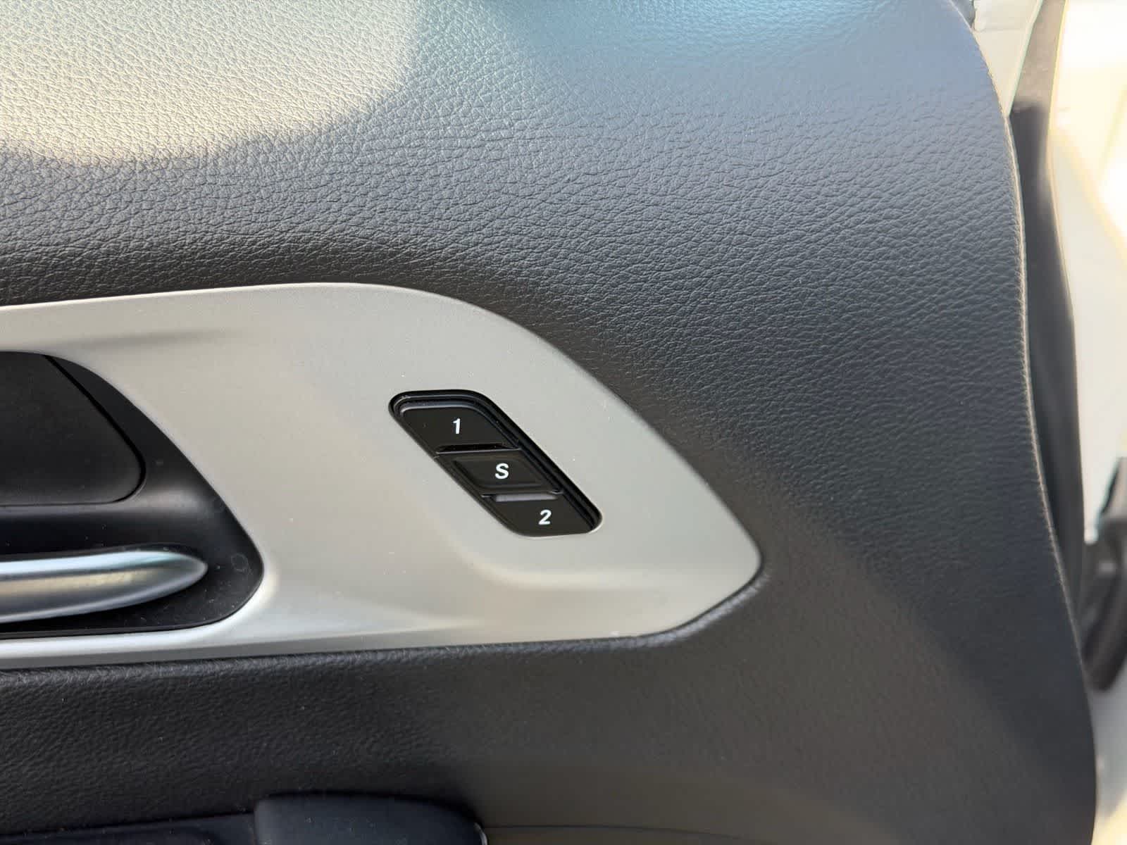 Thumbnail: 2025 Chrysler Pacifica - 15