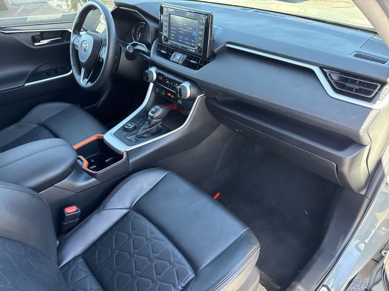 Thumbnail: 2022 Toyota RAV4 - 10