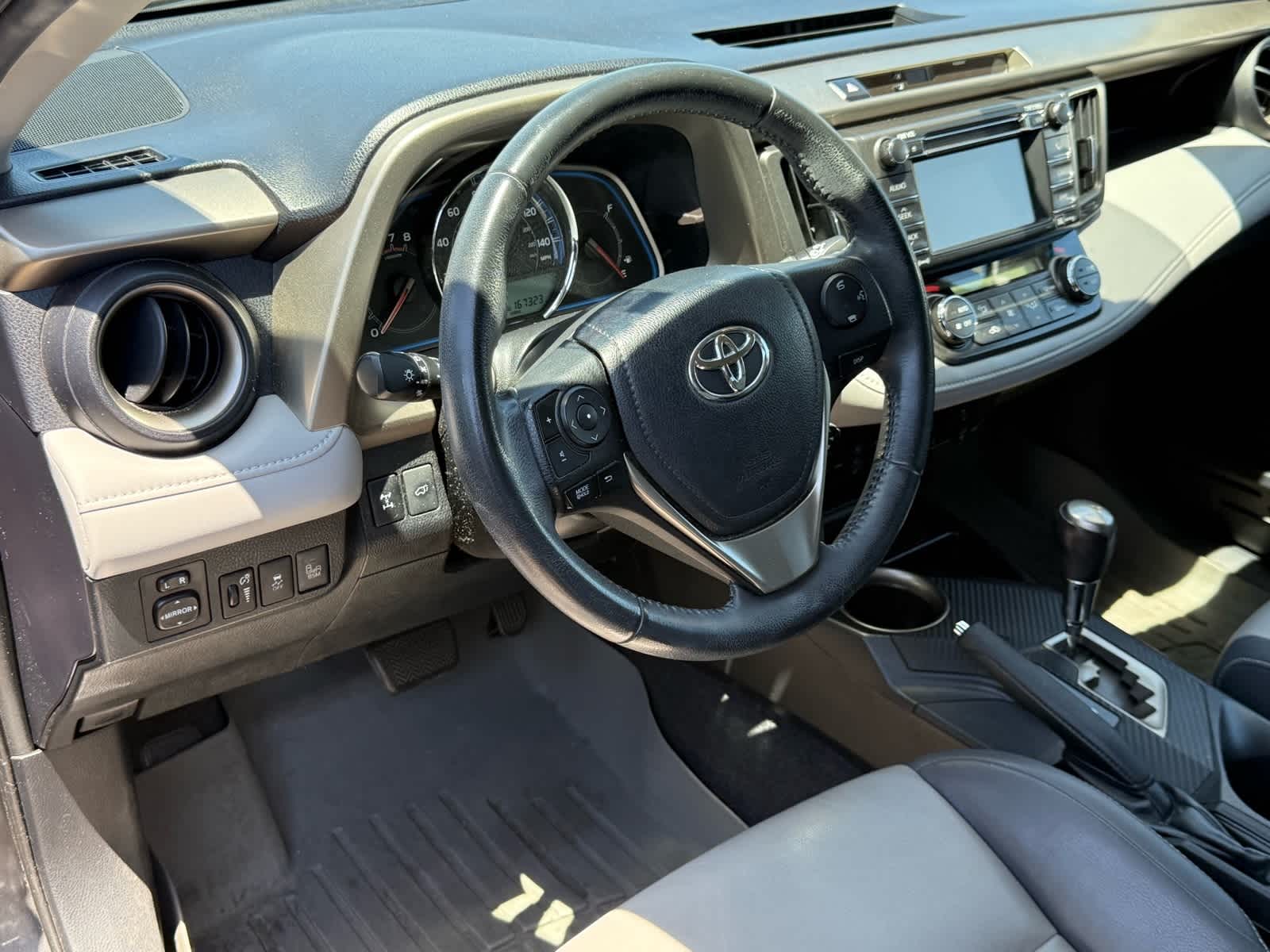 Thumbnail: 2013 Toyota RAV4 - 14