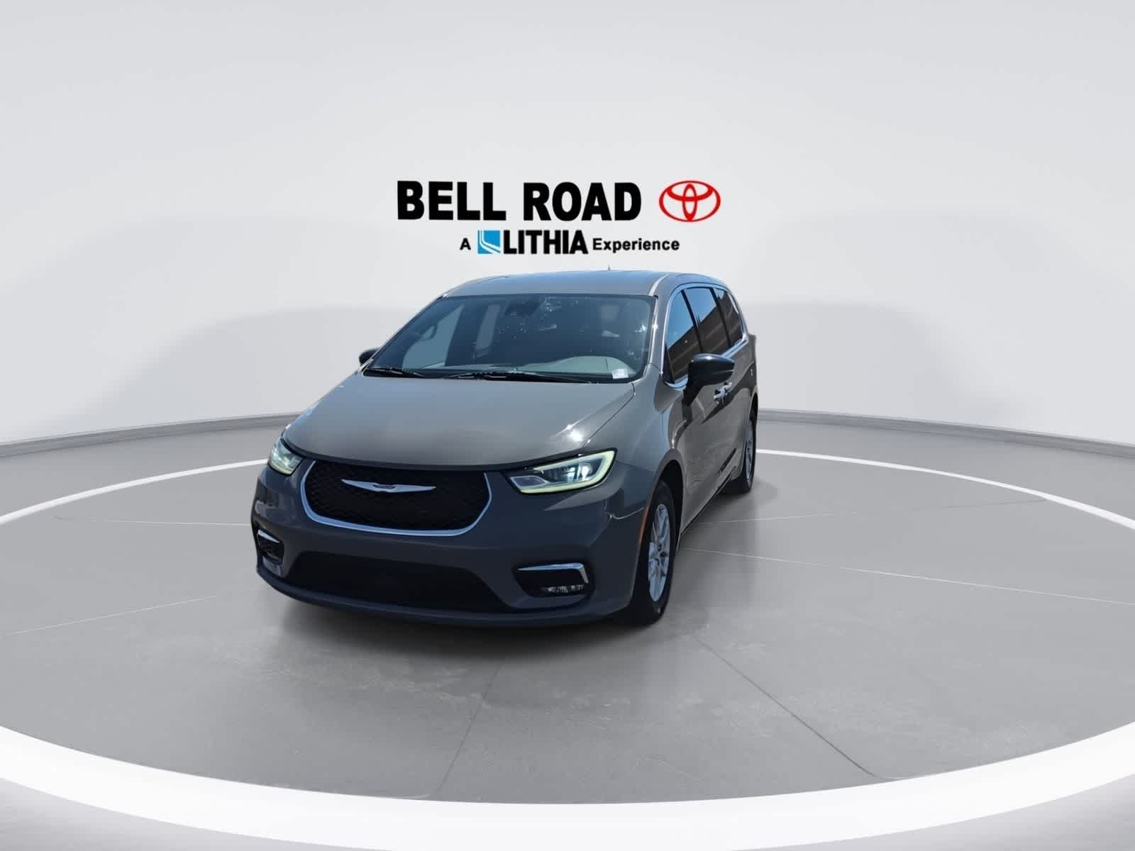 Thumbnail: 2025 Chrysler Pacifica - 3