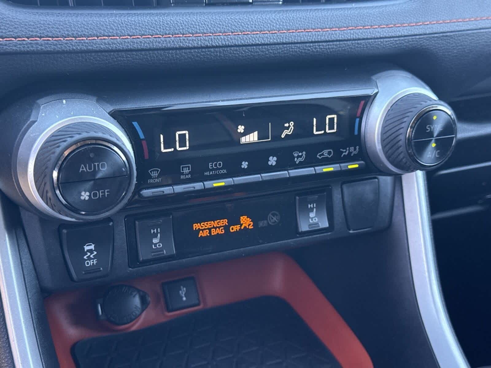 Thumbnail: 2022 Toyota RAV4 - 21