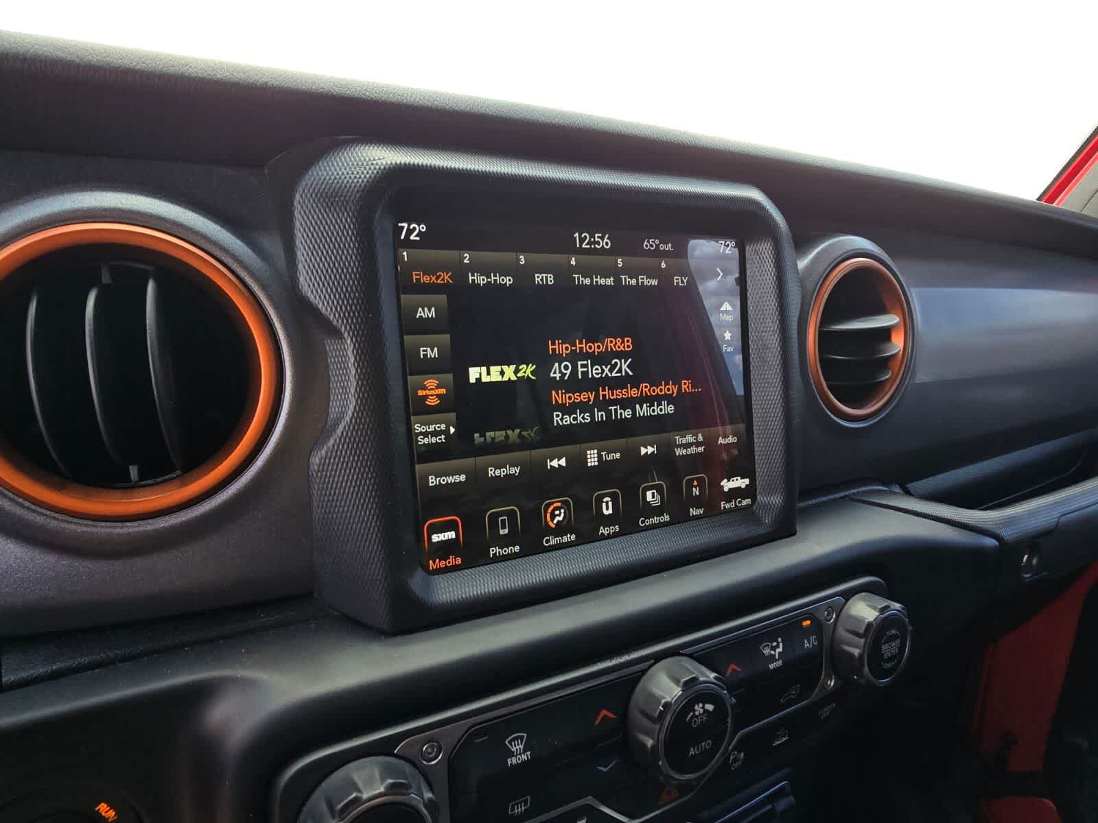Thumbnail: 2021 Jeep Gladiator - 17
