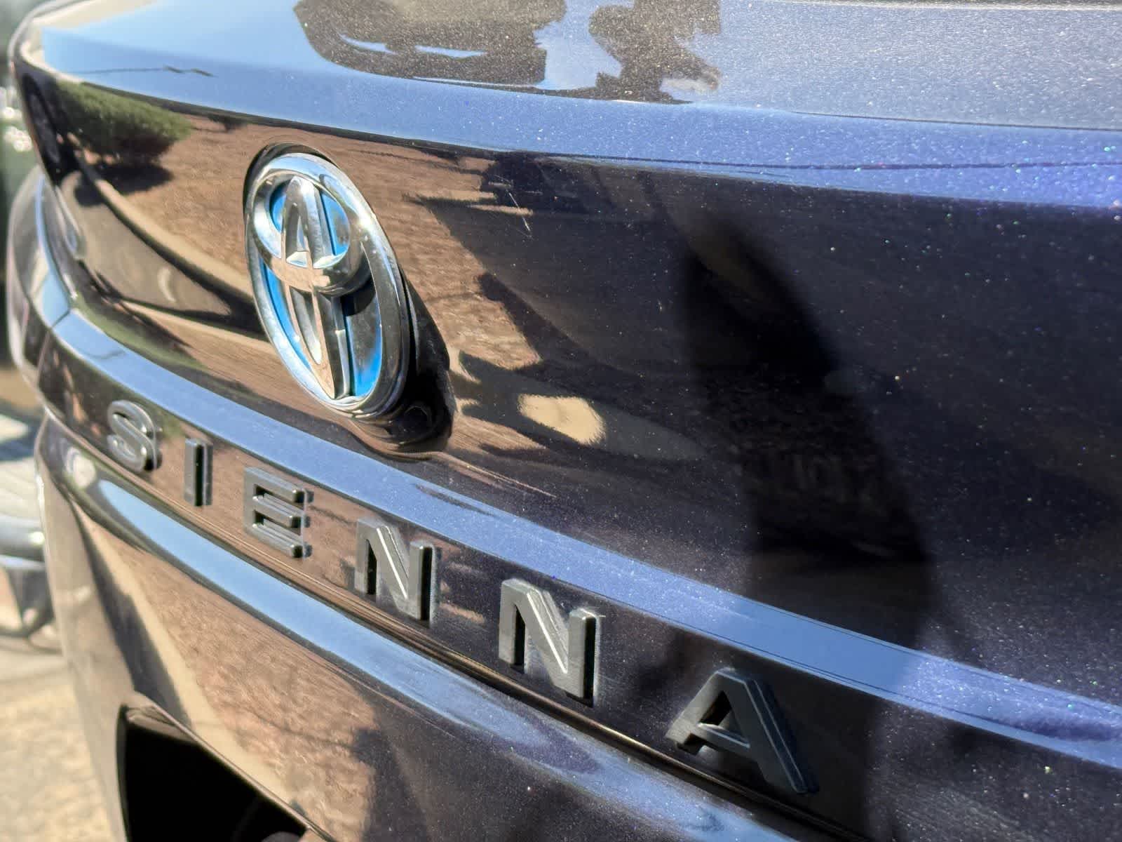 Thumbnail: 2024 Toyota Sienna - 10