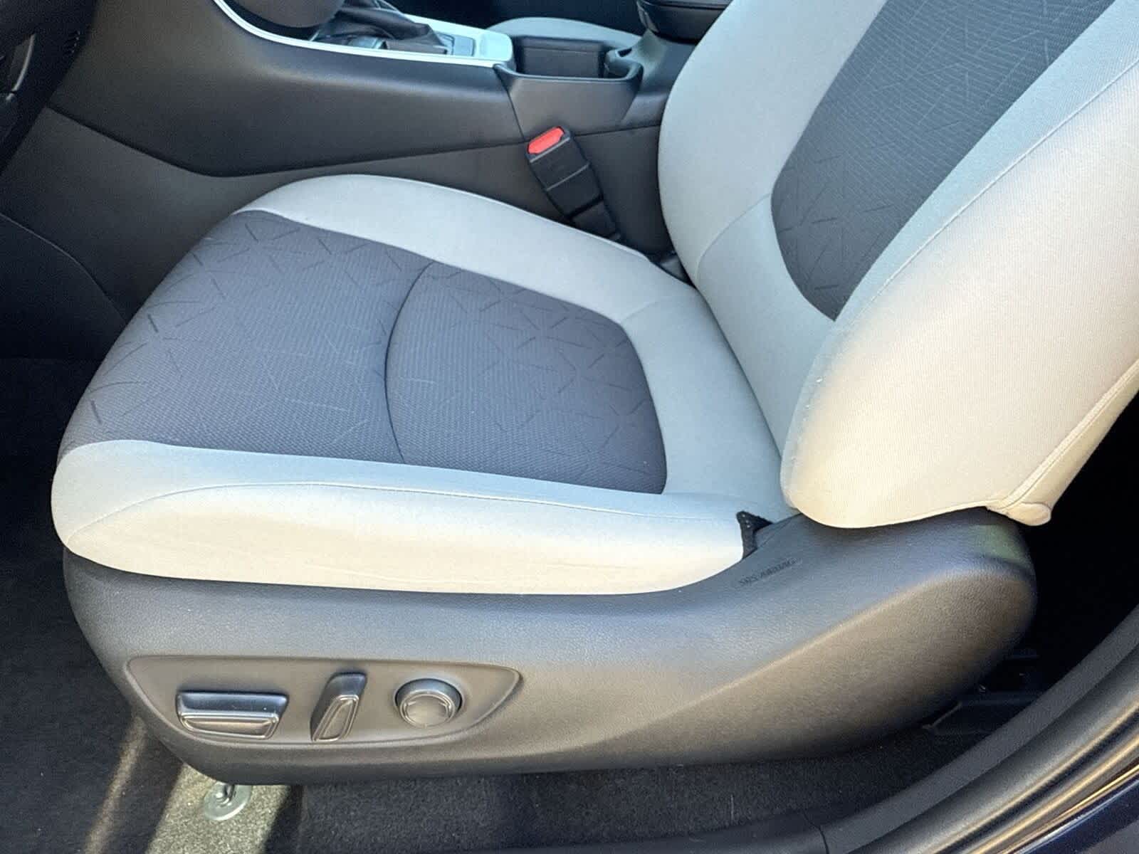 Thumbnail: 2023 Toyota RAV4 - 18