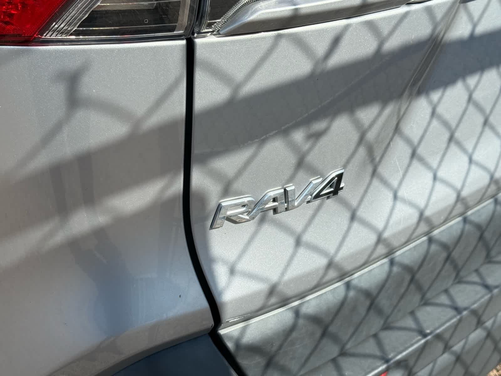 Thumbnail: 2020 Toyota RAV4 - 12