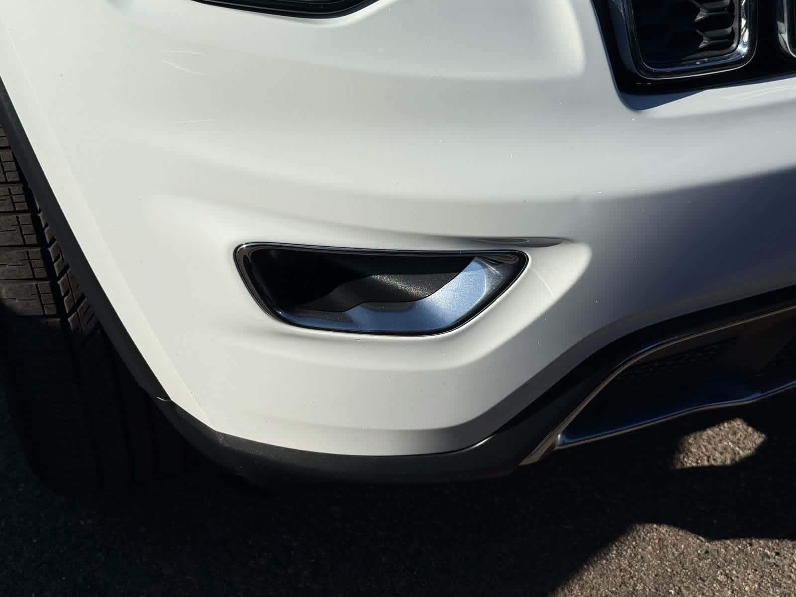 Thumbnail: 2022 Jeep Grand Cherokee - 24