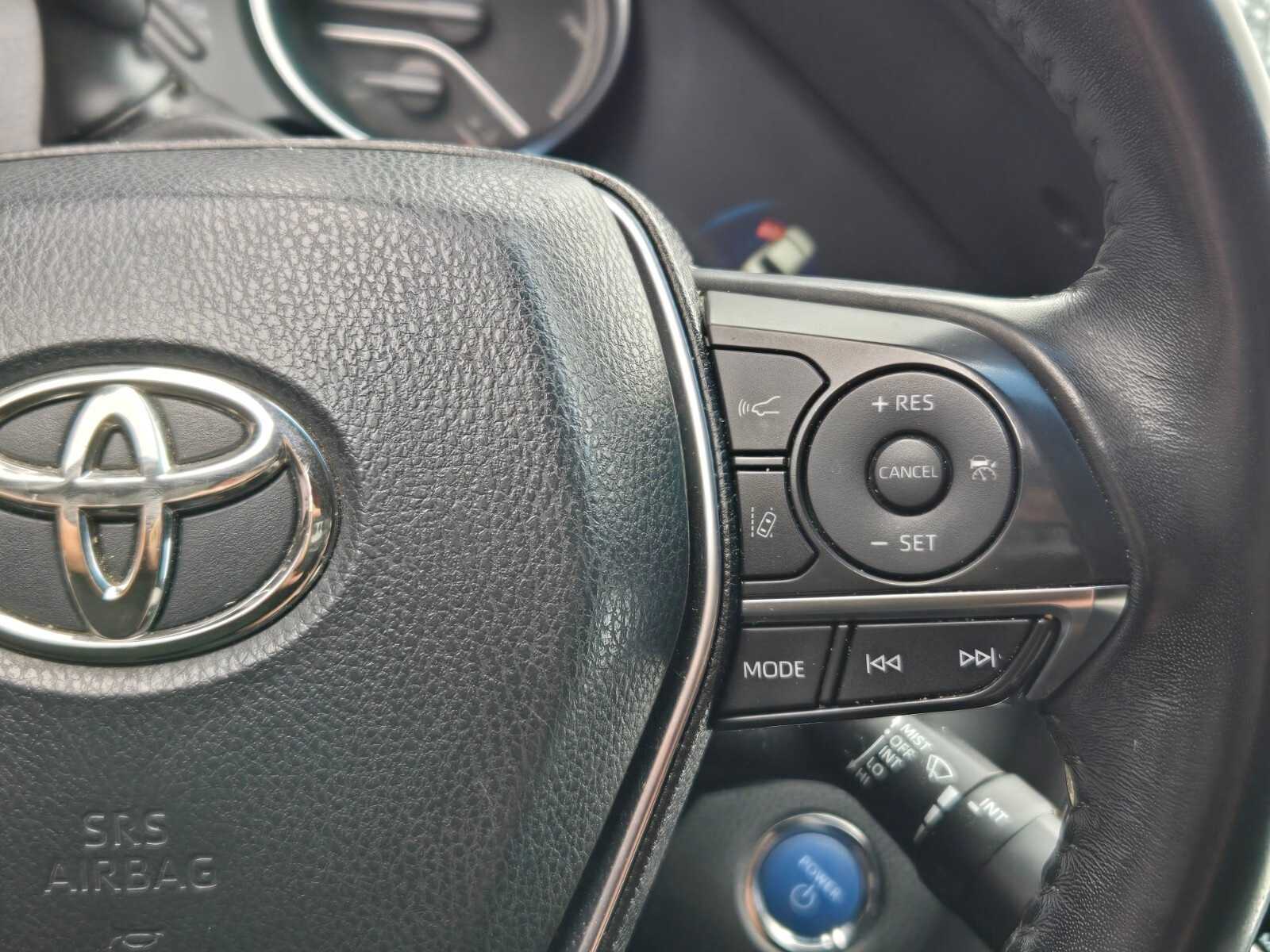 Thumbnail: 2020 Toyota Camry - 15