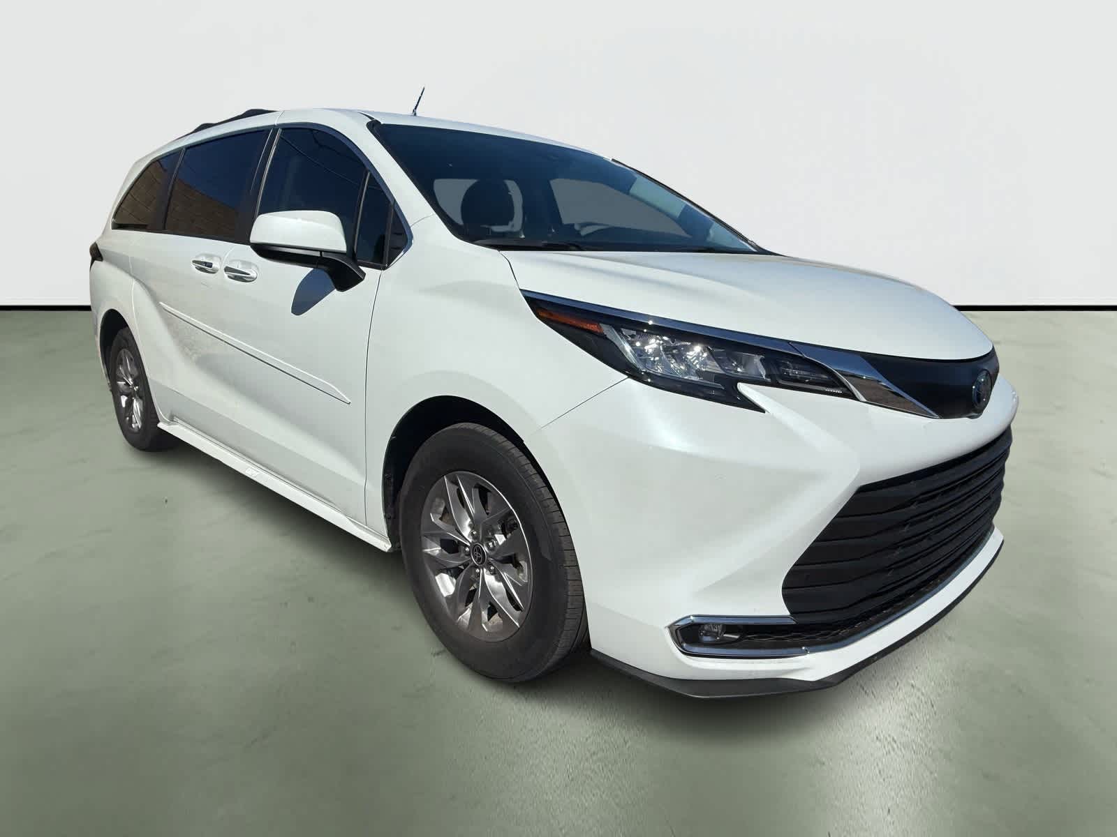 Thumbnail: 2022 Toyota Sienna - 5
