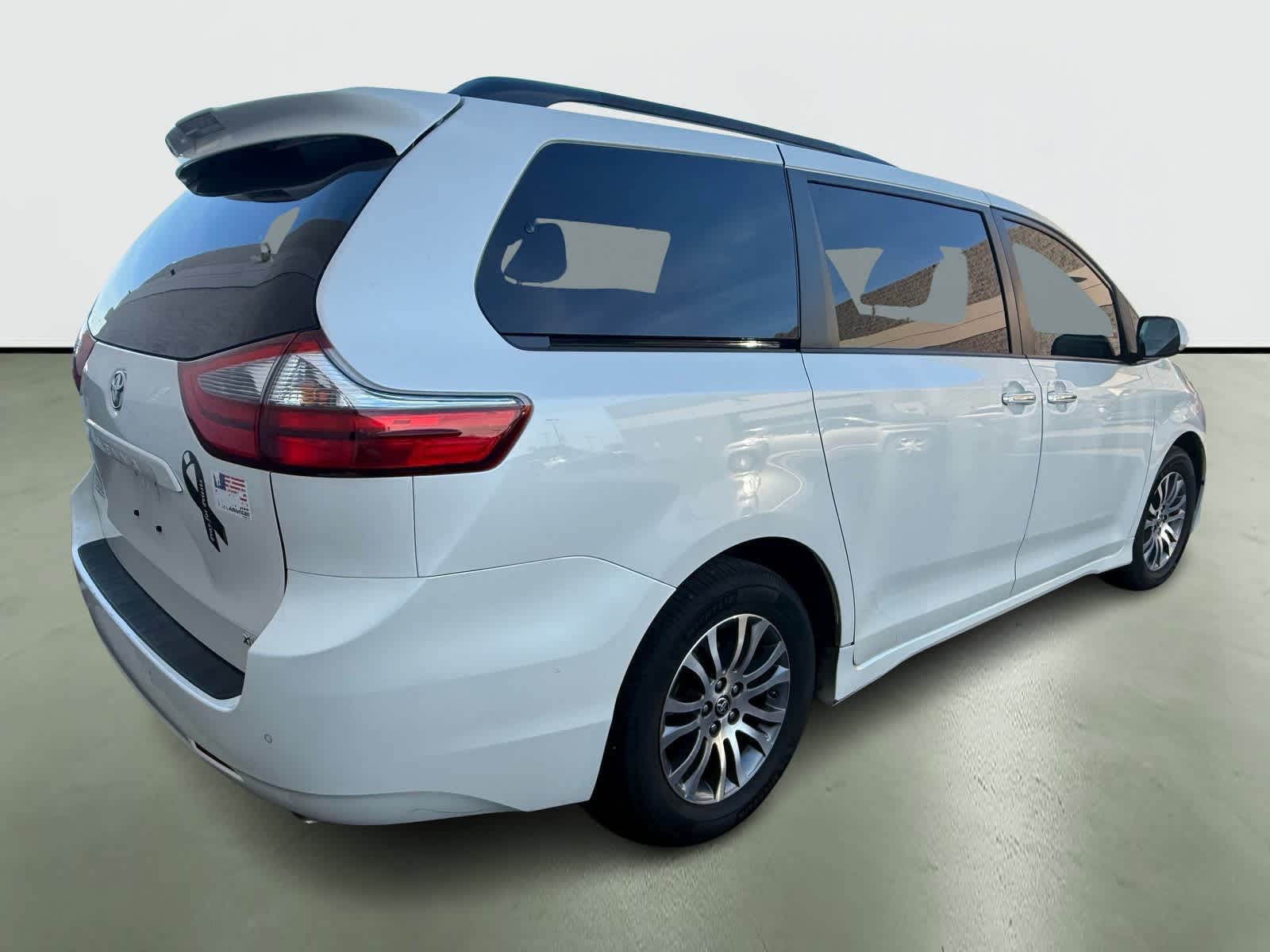 Thumbnail: 2020 Toyota Sienna - 4