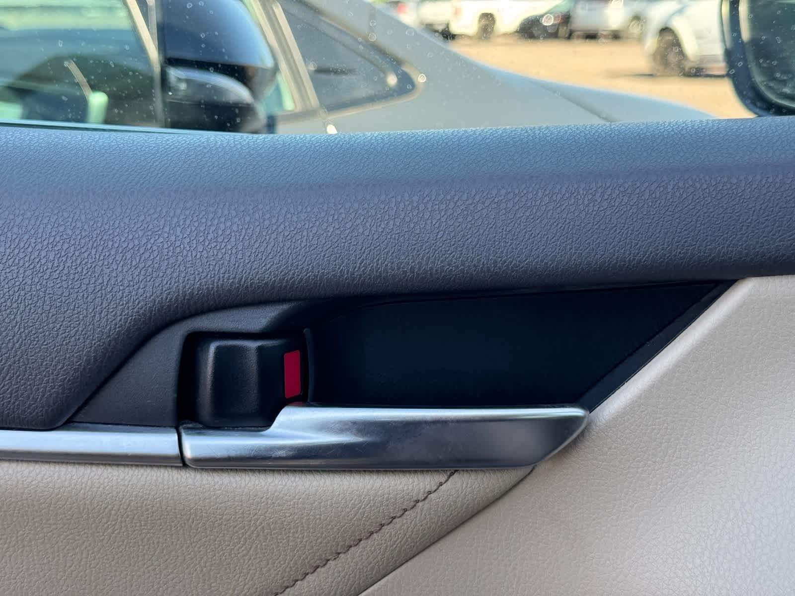 Thumbnail: 2018 Toyota Camry - 18