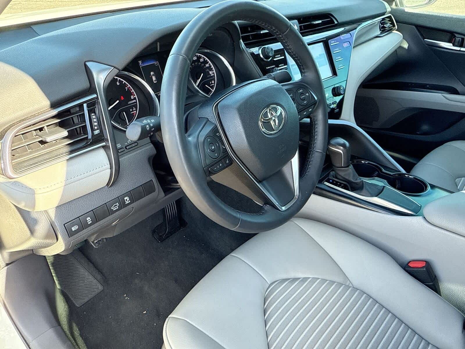 Thumbnail: 2020 Toyota Camry - 16