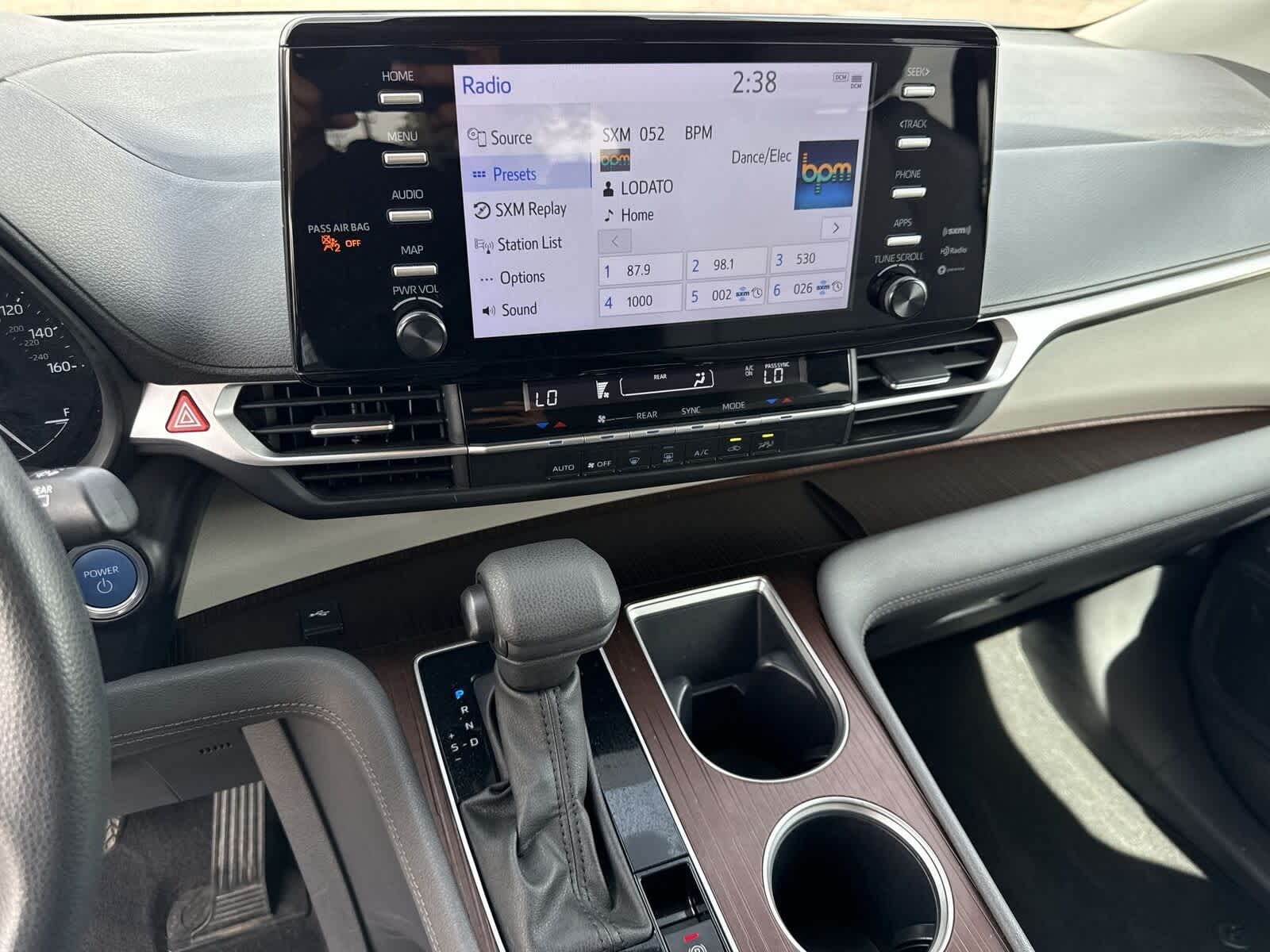 2024 Toyota Sienna LE 19